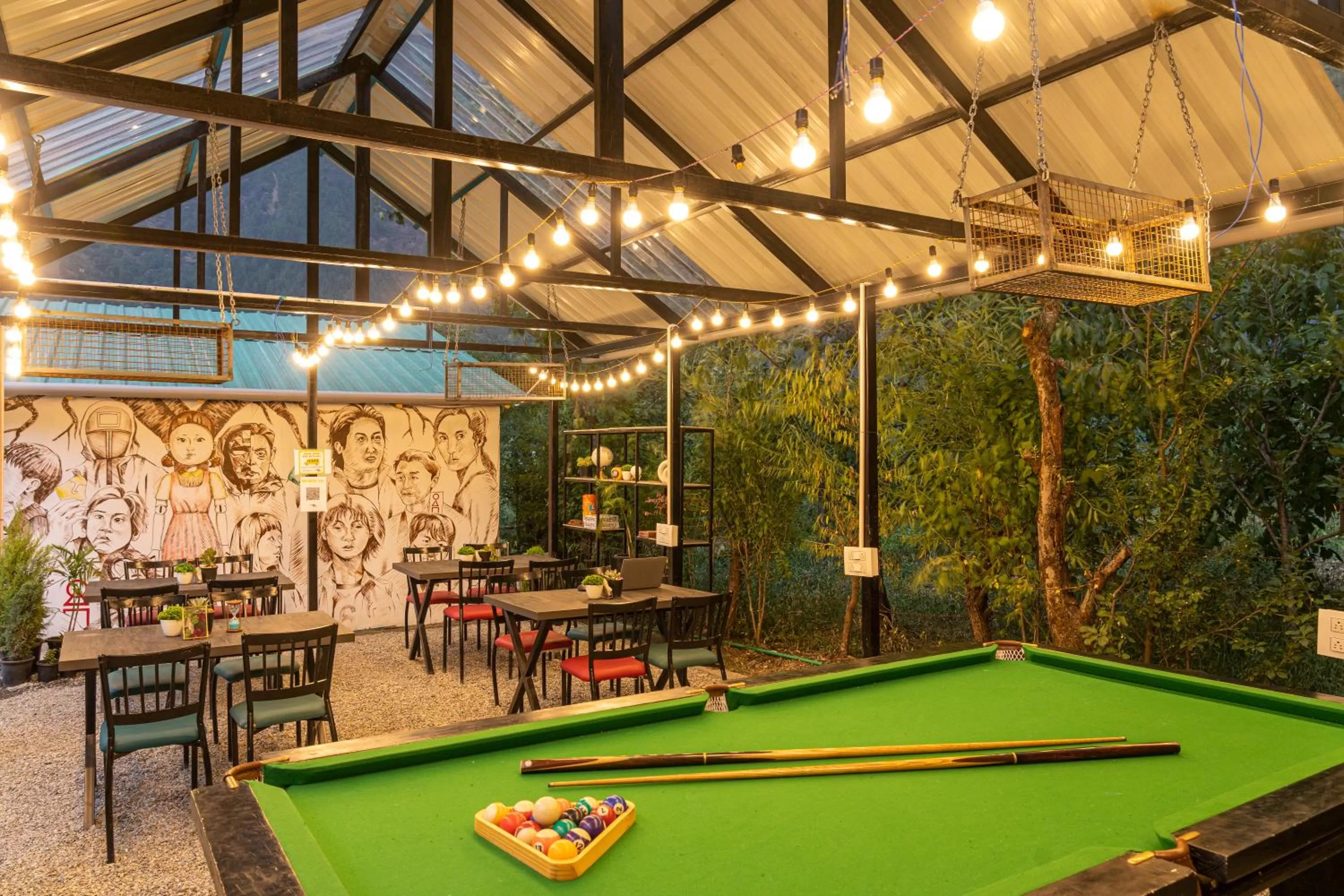 Whoopers Hostel Manali