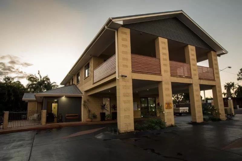 Facade/entrance, Property Building in Emerald Gardens Motel & Apartments