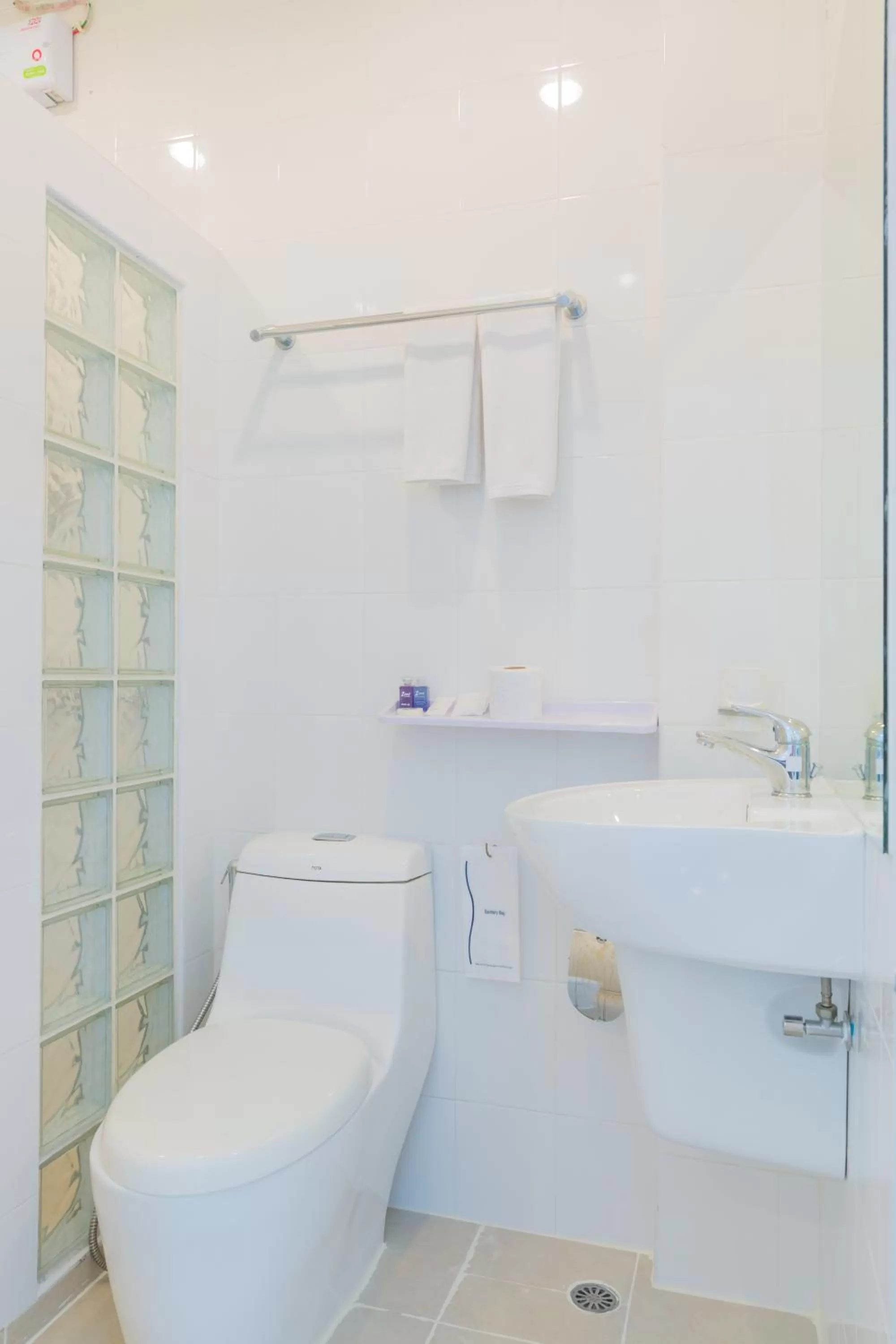 Shower, Bathroom in Zing Resort & Spa