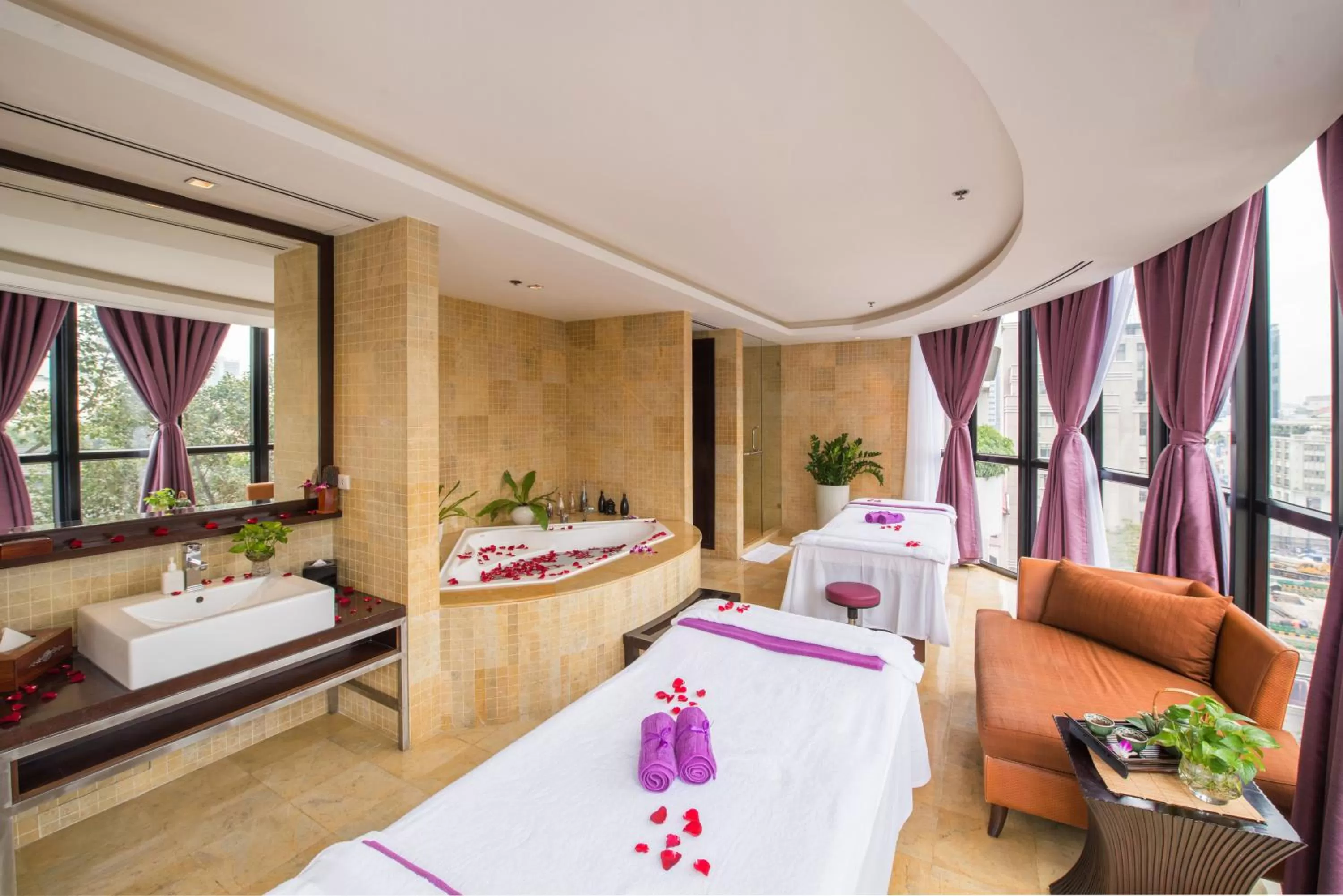 Spa and wellness centre/facilities, Bed in Caravelle Saigon