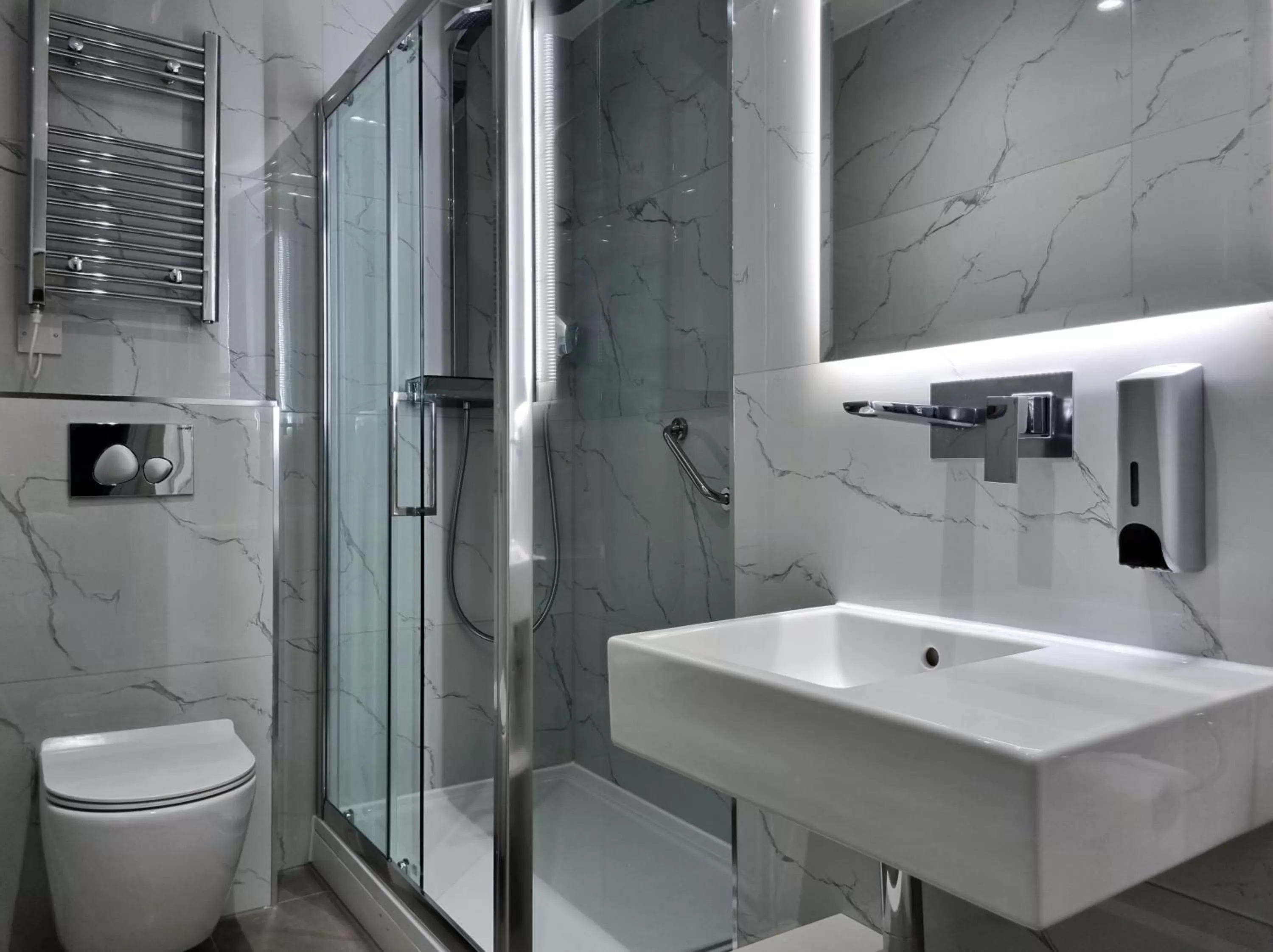 Bathroom in NOX Edgware Road