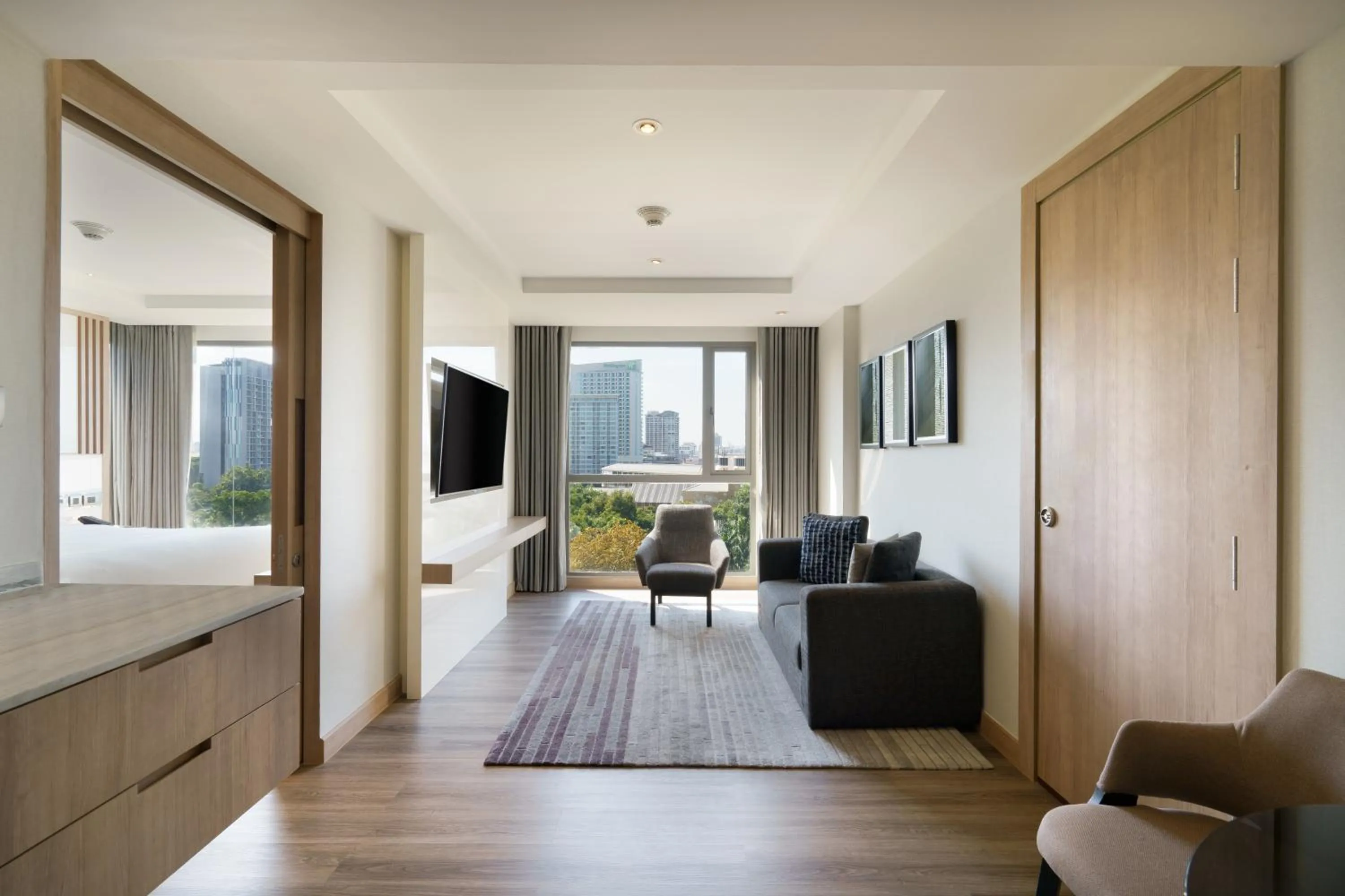 Living room in Courtyard by Marriott North Pattaya