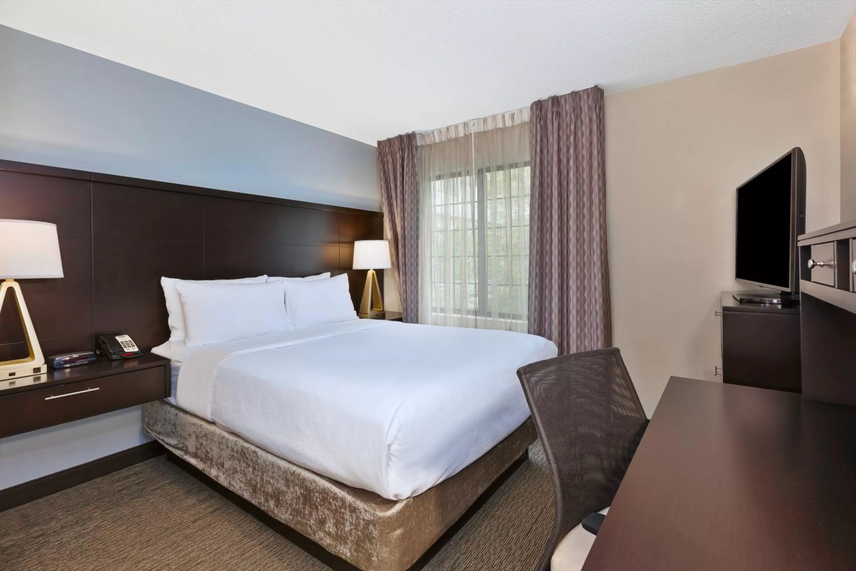 Photo of the whole room, Bed in Staybridge Suites Detroit-Utica by IHG
