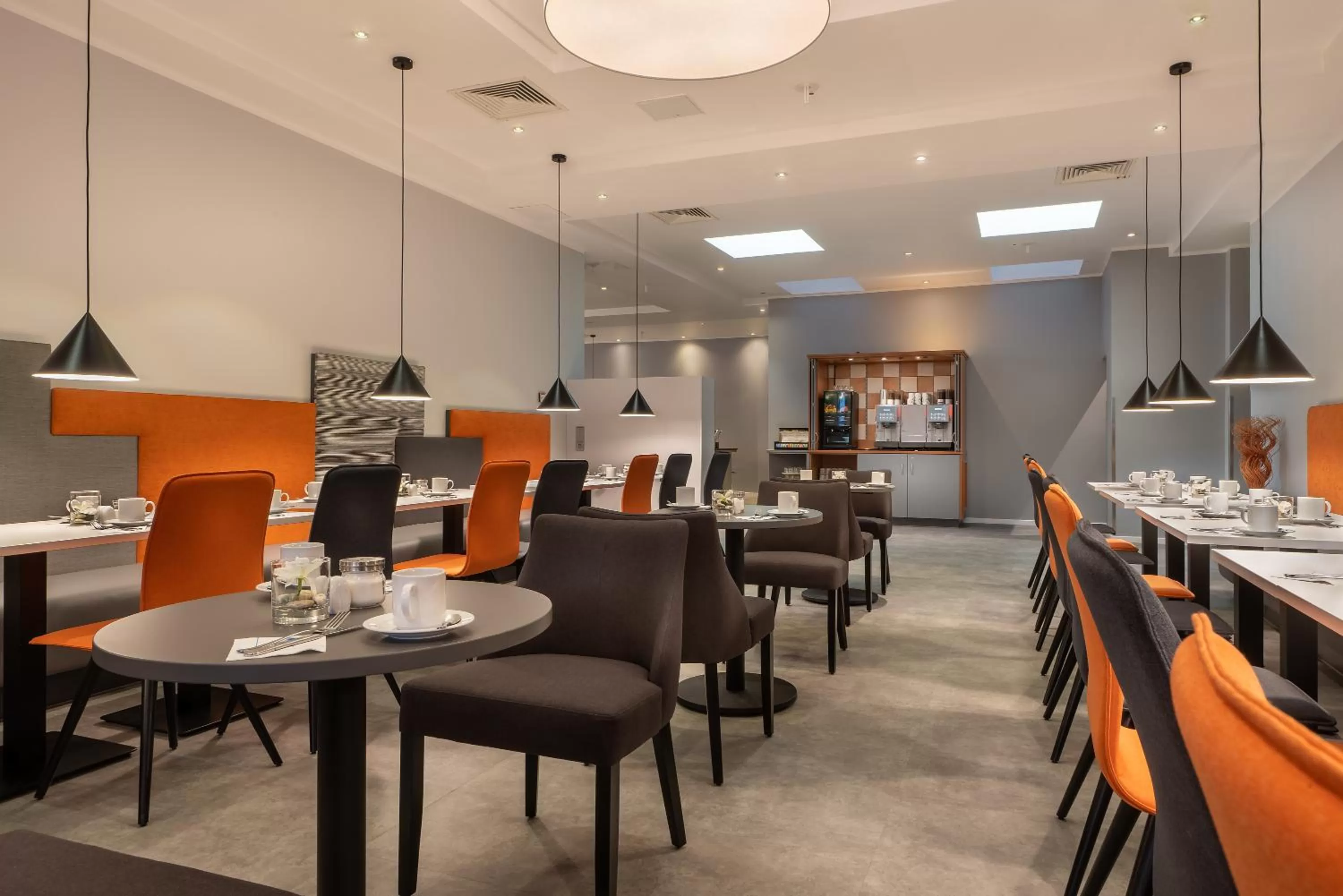 Restaurant/places to eat in Garner Hotel Wiesbaden City by IHG