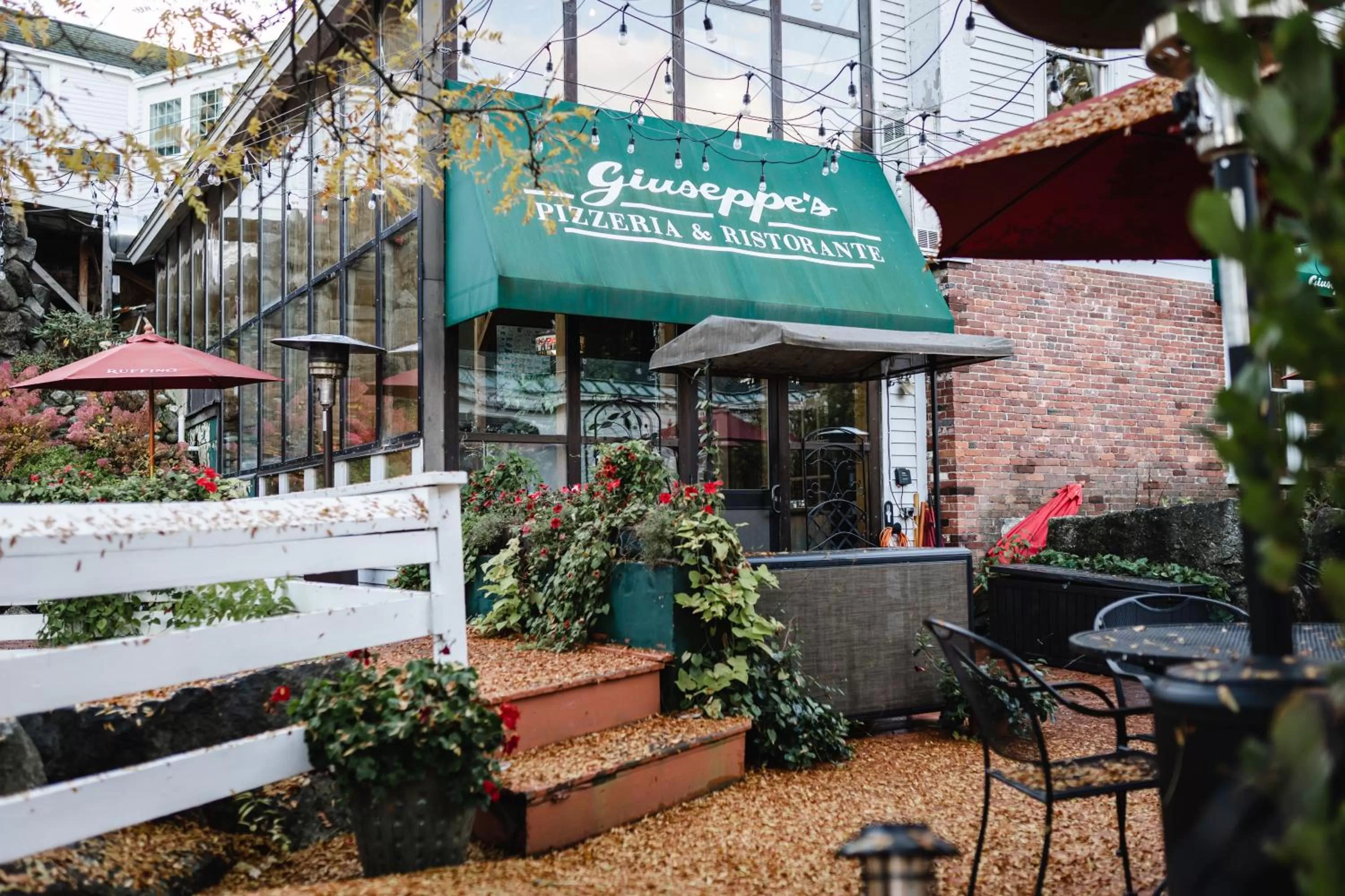 Restaurant/places to eat in Mill Falls Resort Collection at the Lake