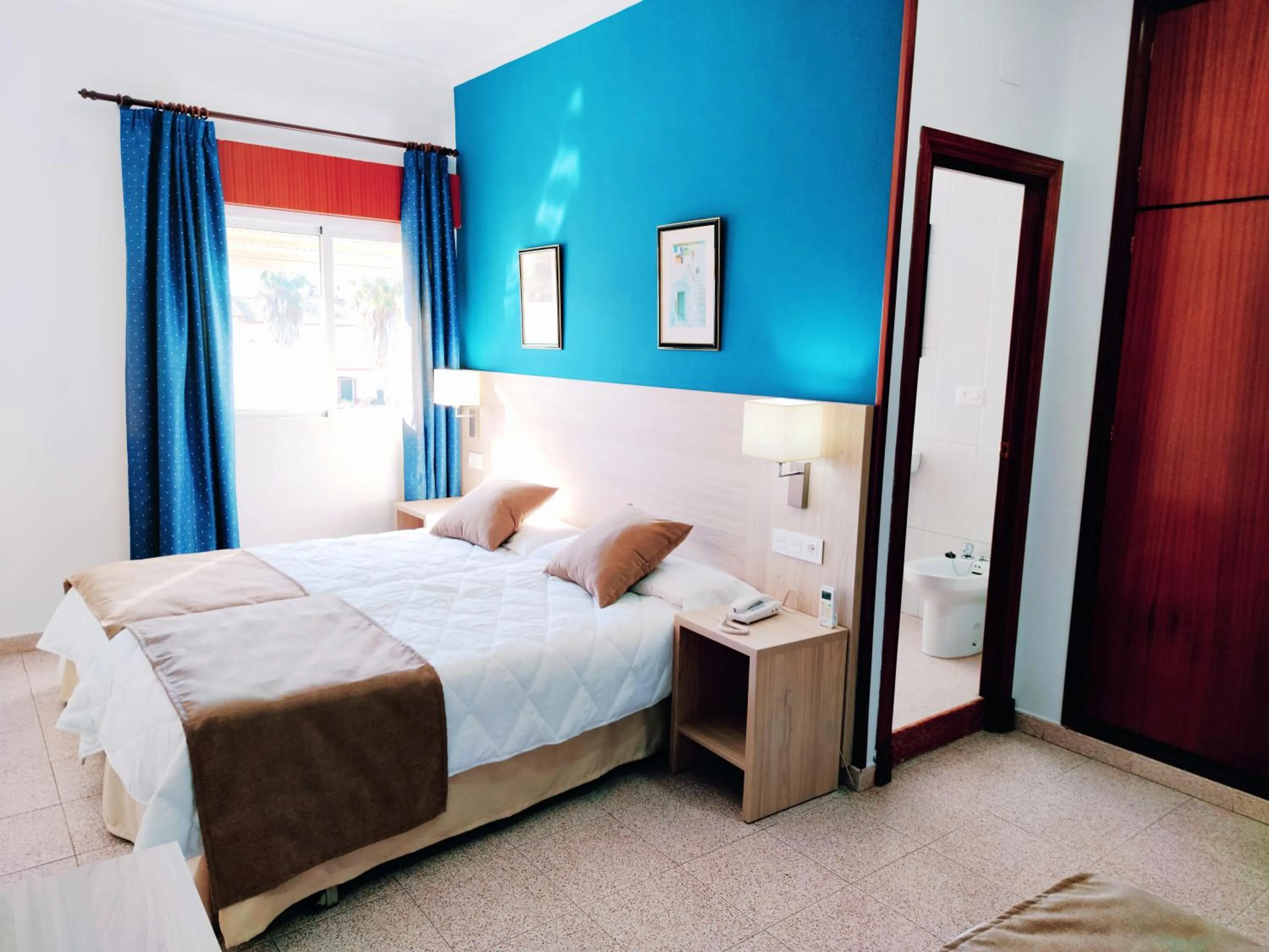 Bed in Hotel Catalán Puerto Real