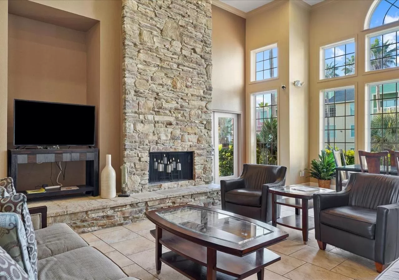 Communal lounge/ TV room in The Dawn on Galveston Beach