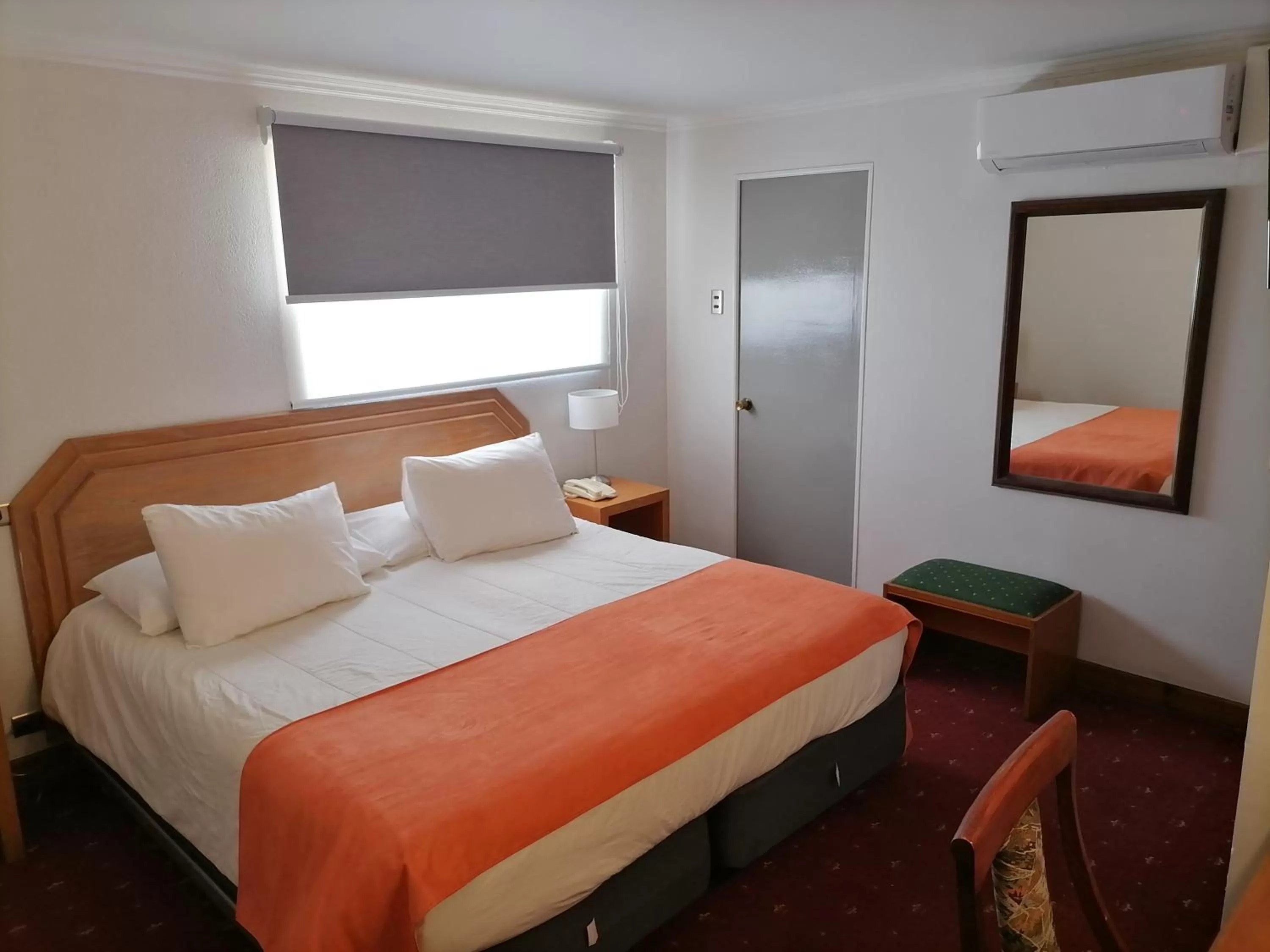 Photo of the whole room, Bed in Hotel Gavina Express