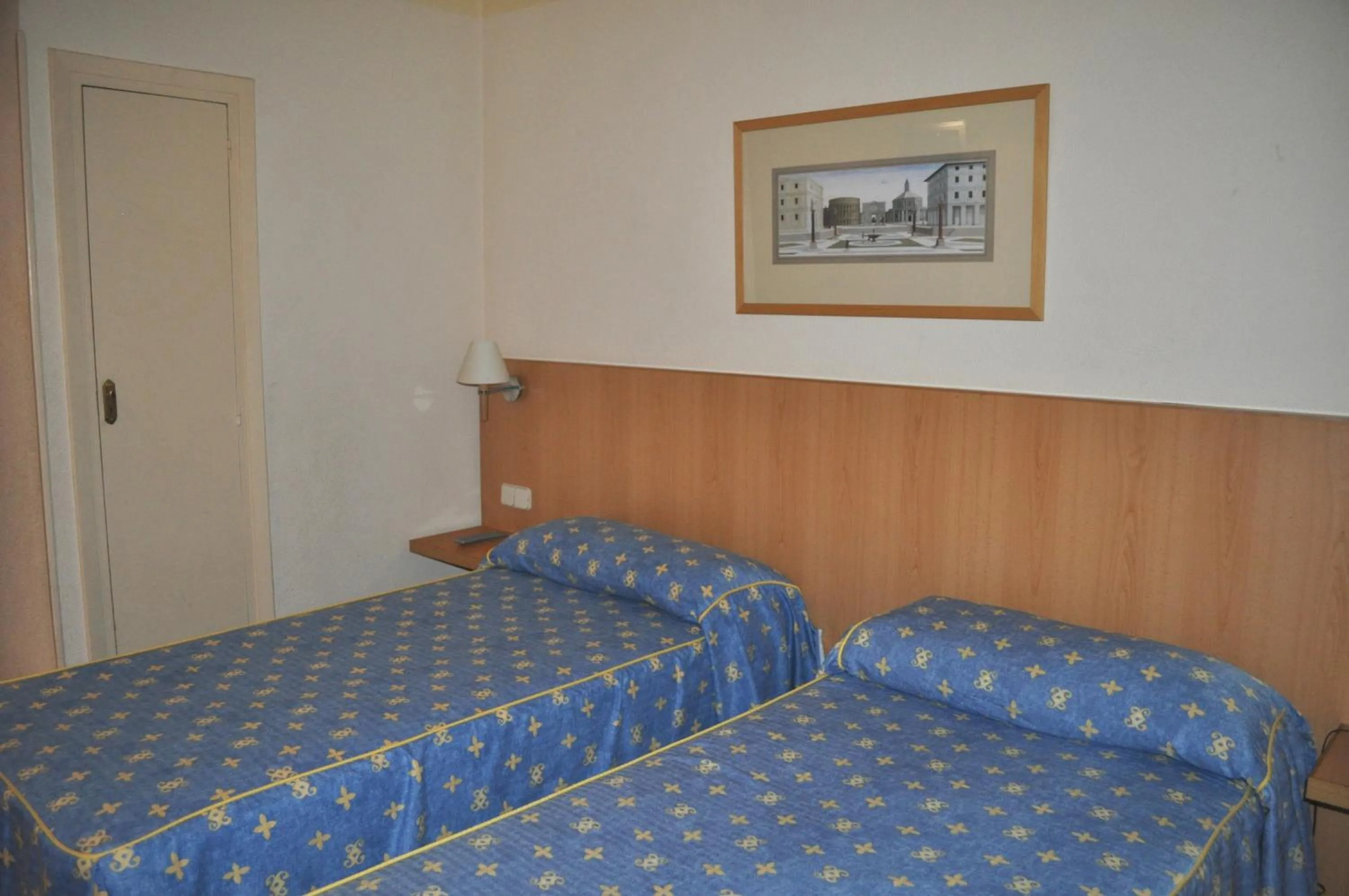 Bed in Hotel España