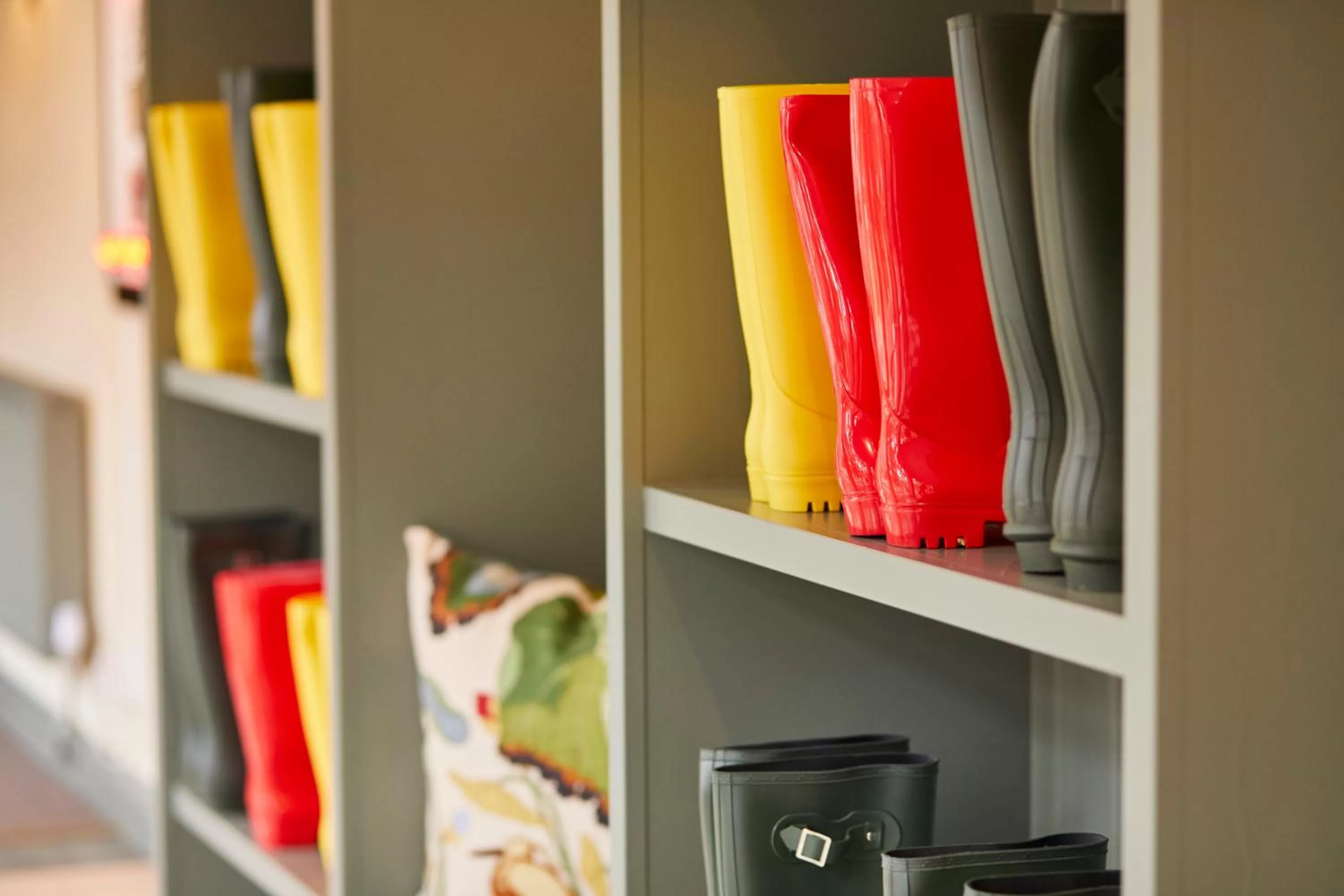 Communal lounge/ TV room in The Retreat, Elcot Park