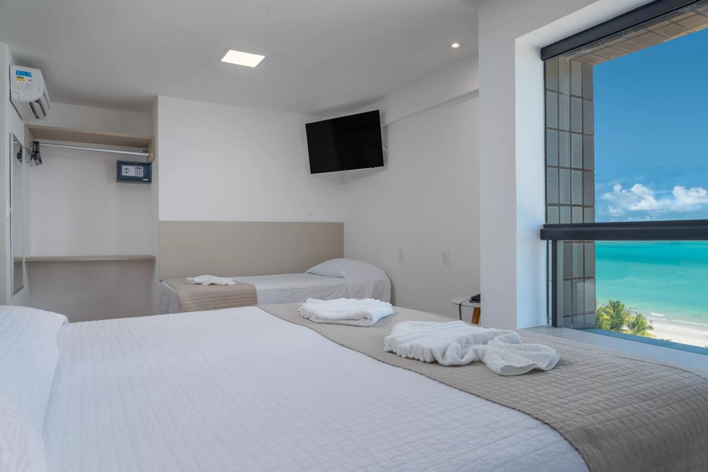 Natural landscape, Bed in Vistamar Hotel