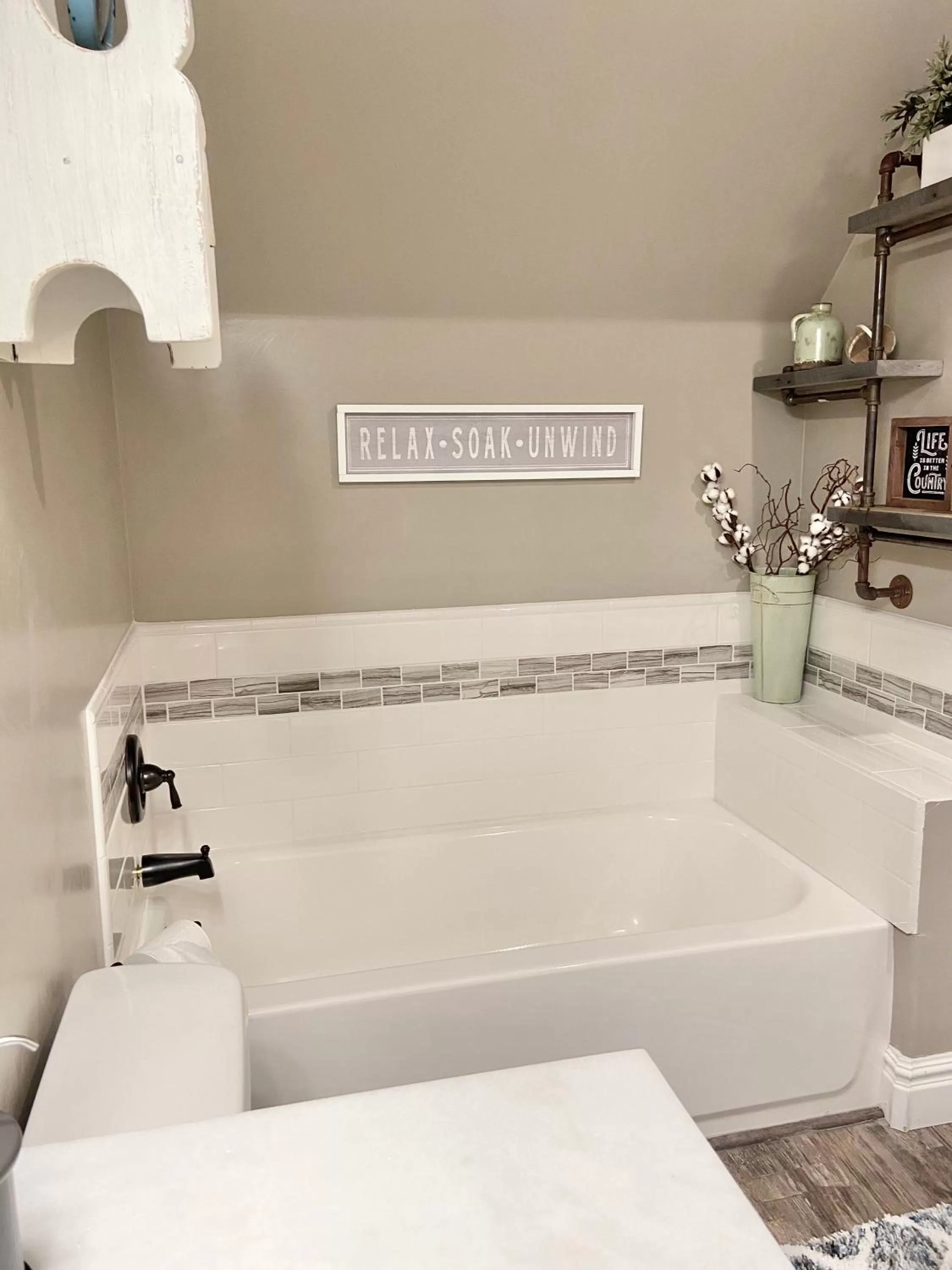 Bathroom in The Panguitch House