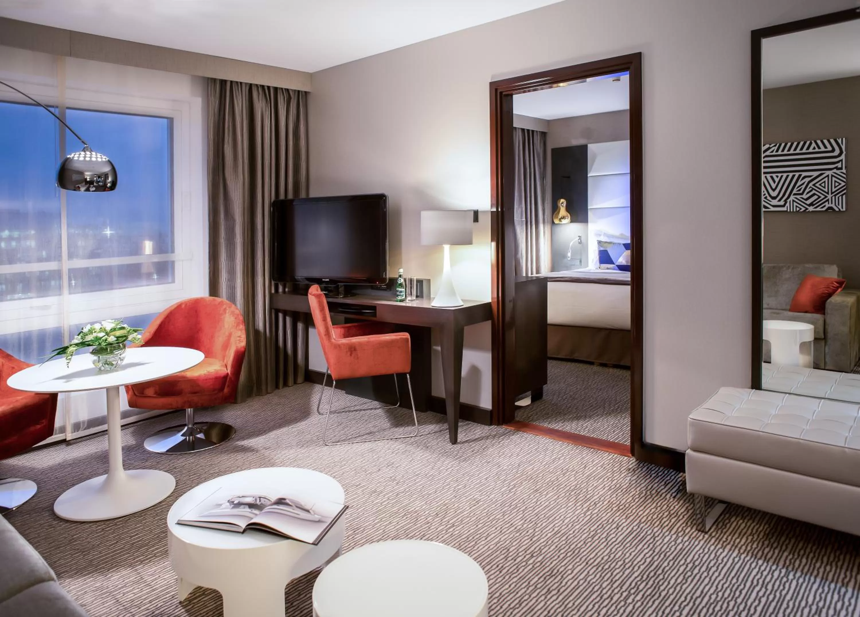 TV and multimedia, Bed in Sofitel Warsaw Victoria