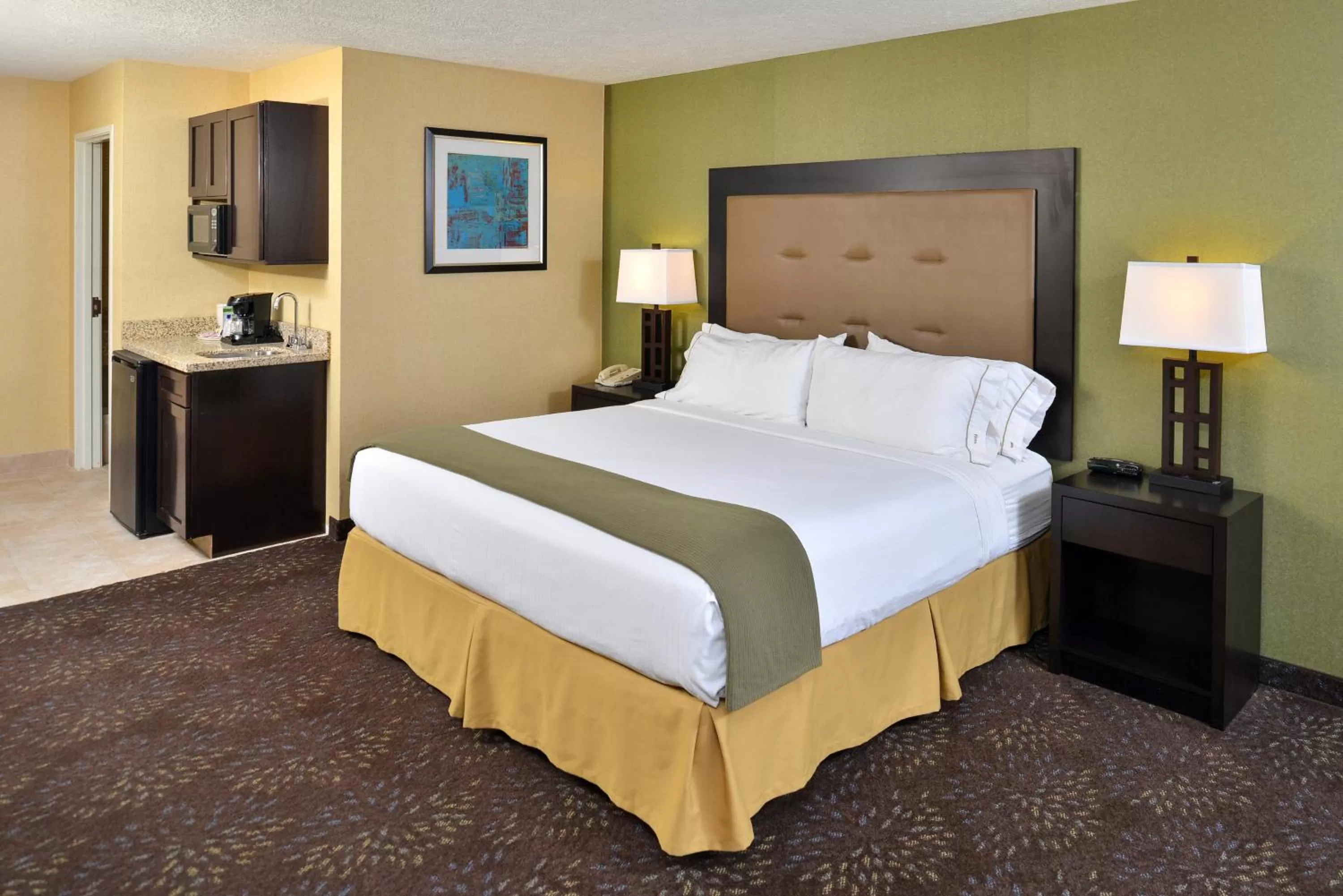 Photo of the whole room, Bed in Holiday Inn Express Hotel & Suites Charlotte by IHG