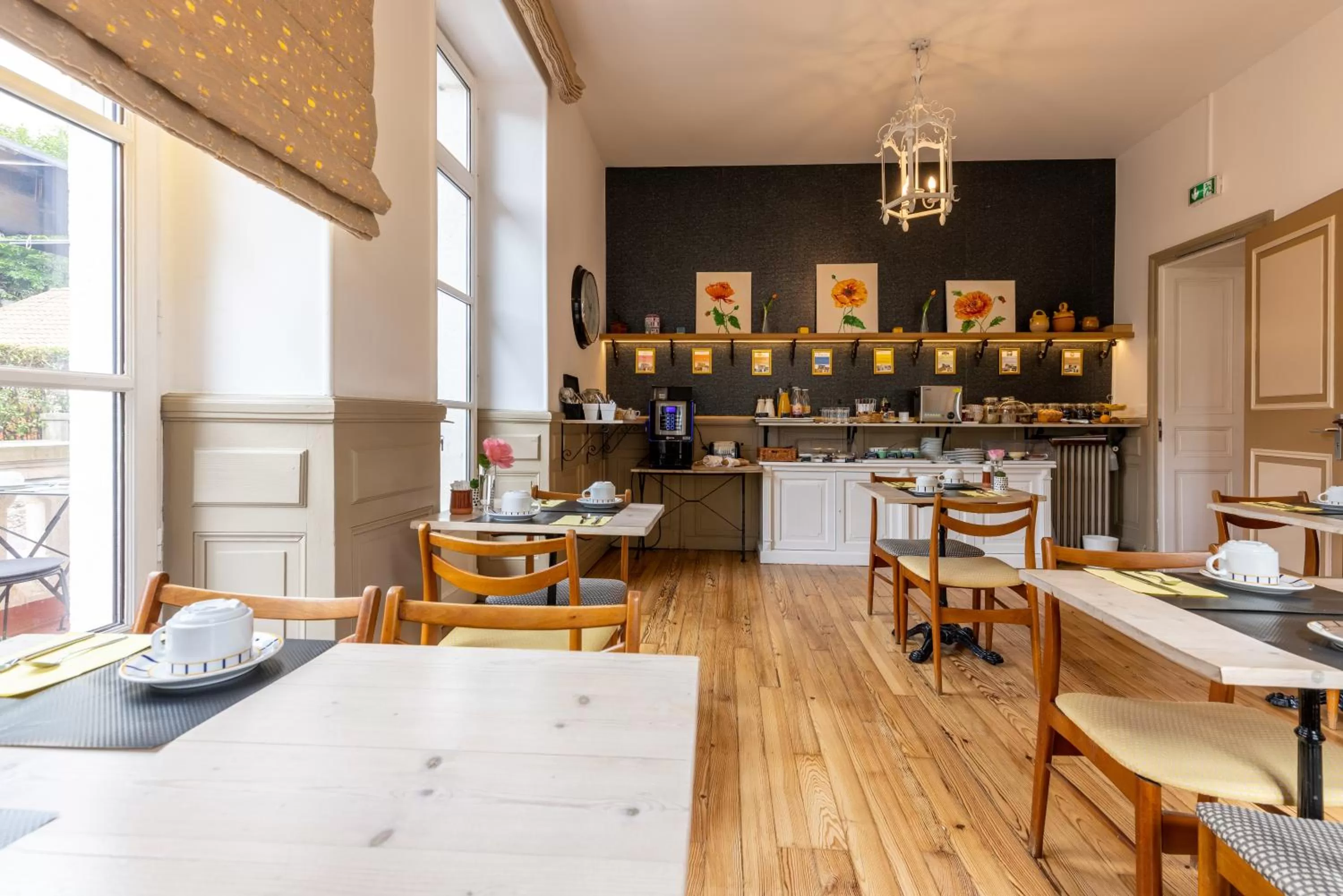 Breakfast in Hôtel & Espace Bien-être La Maison du Lierre