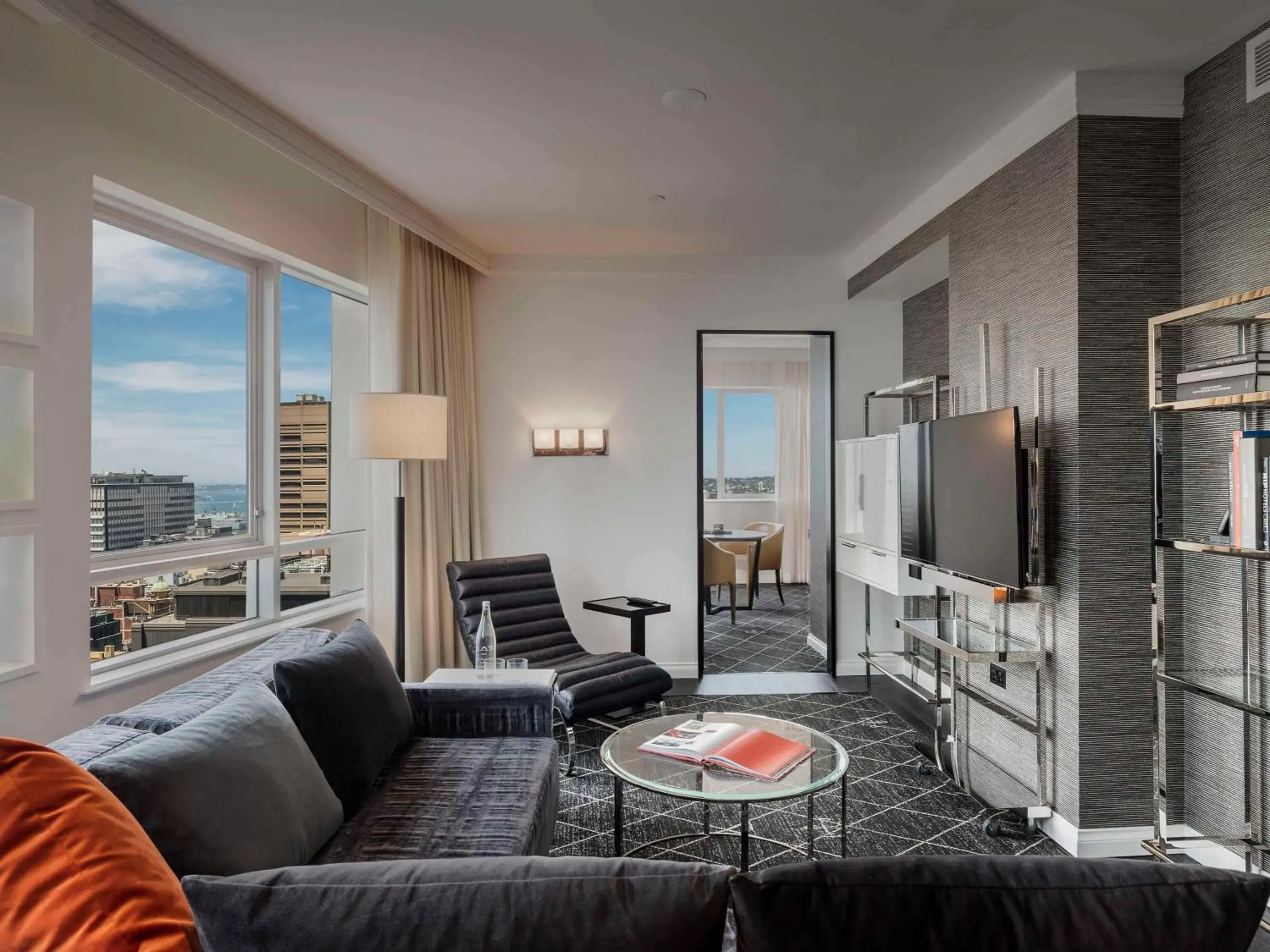 Suite with Club Floor Access - High Floor in Swissotel Sydney Suite with Club Floor Access - High Floor in Swissotel Sydney