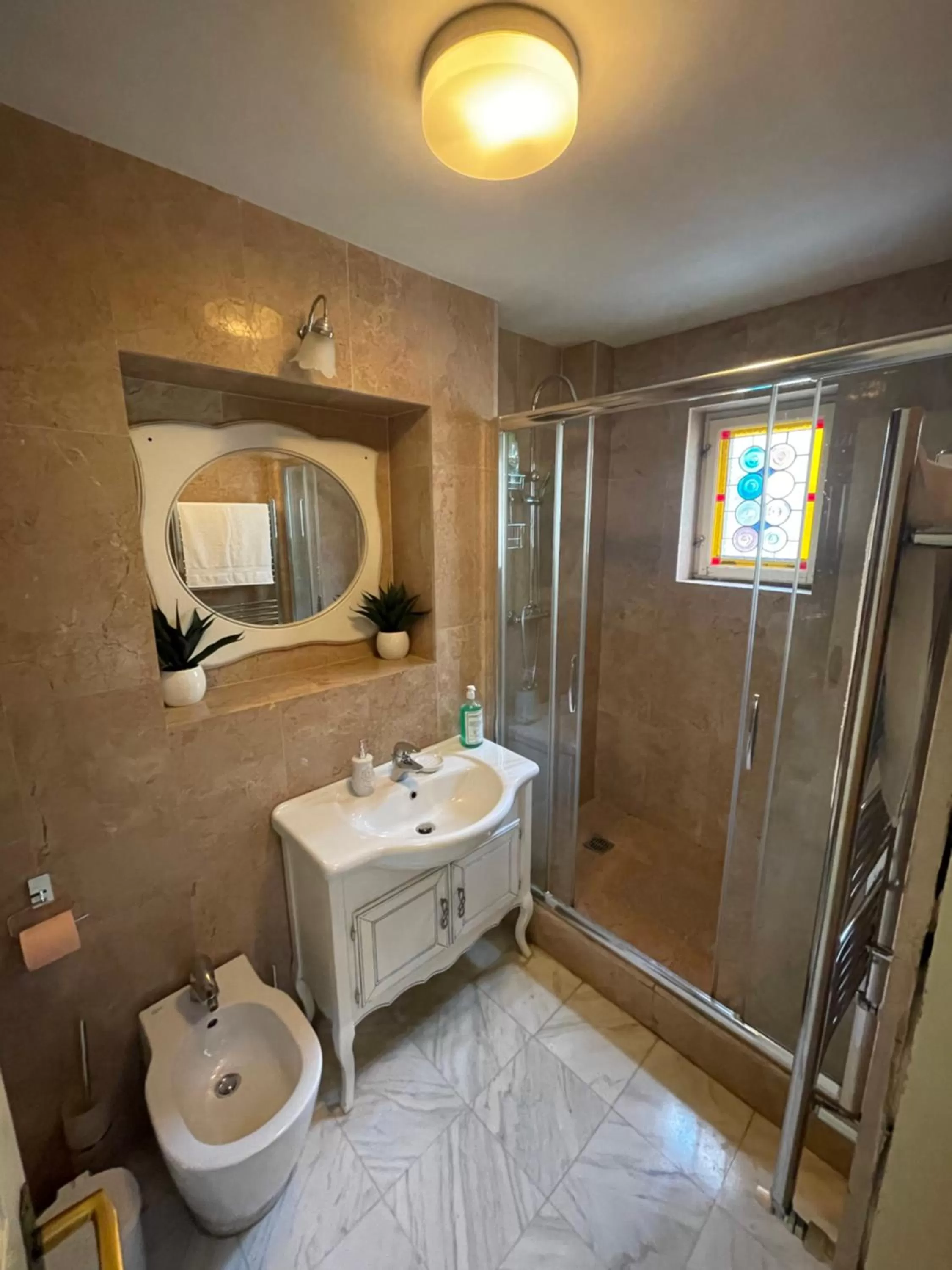 Bathroom in George&Dragon Rooms