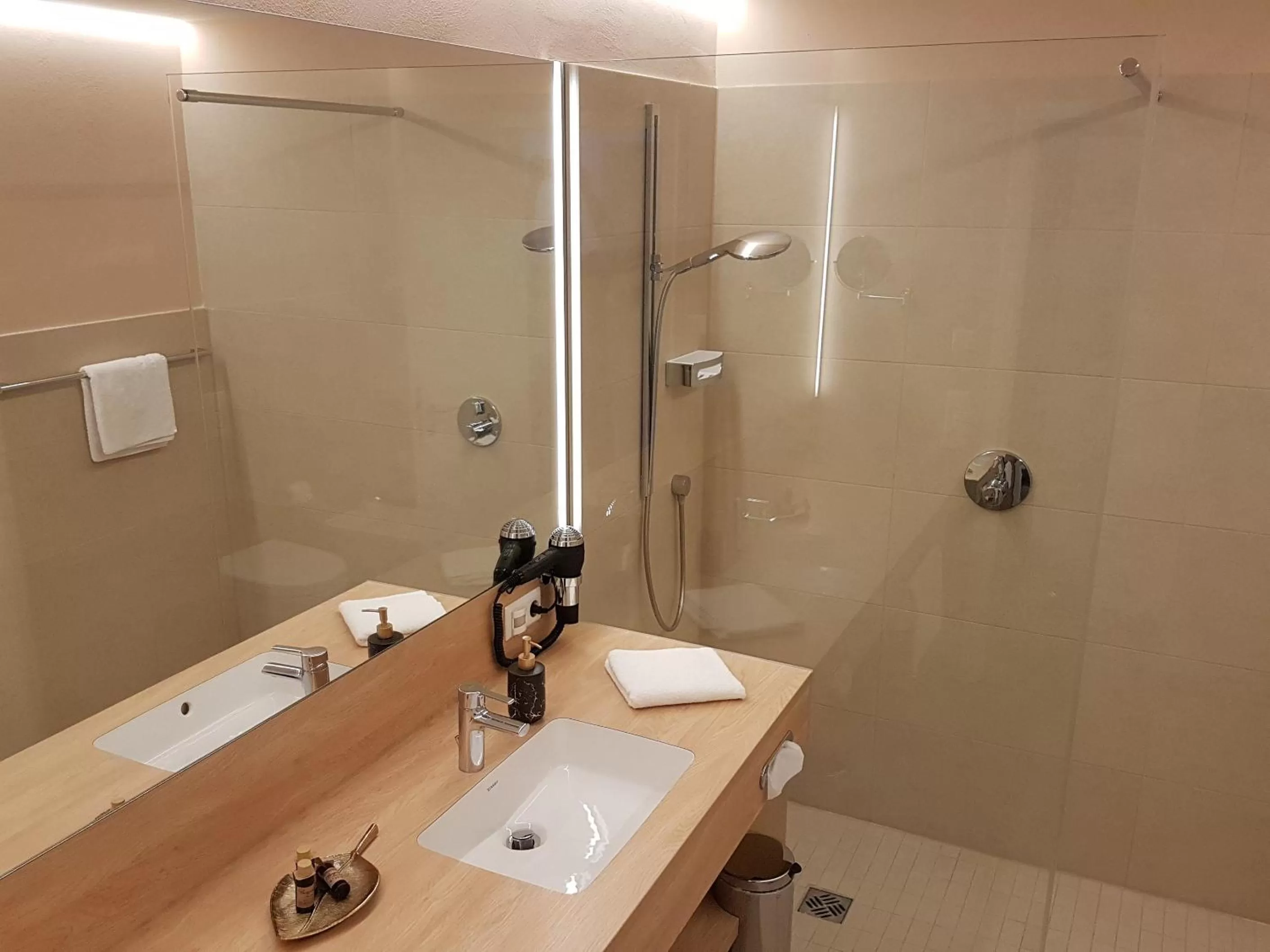 Bathroom in Restaurant & Hotel Einhorn