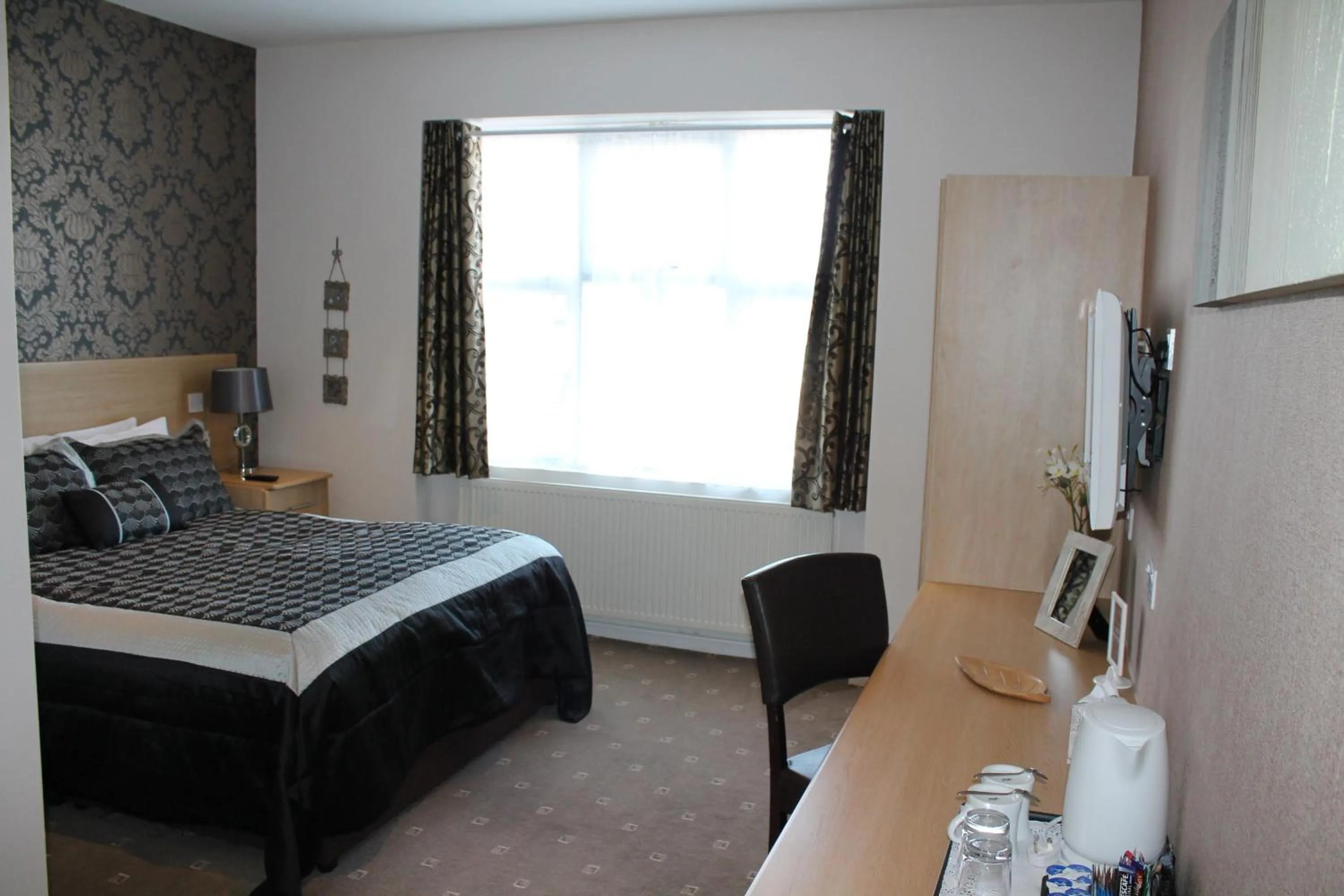 Bedroom, Bed in The Abbey House Hotel