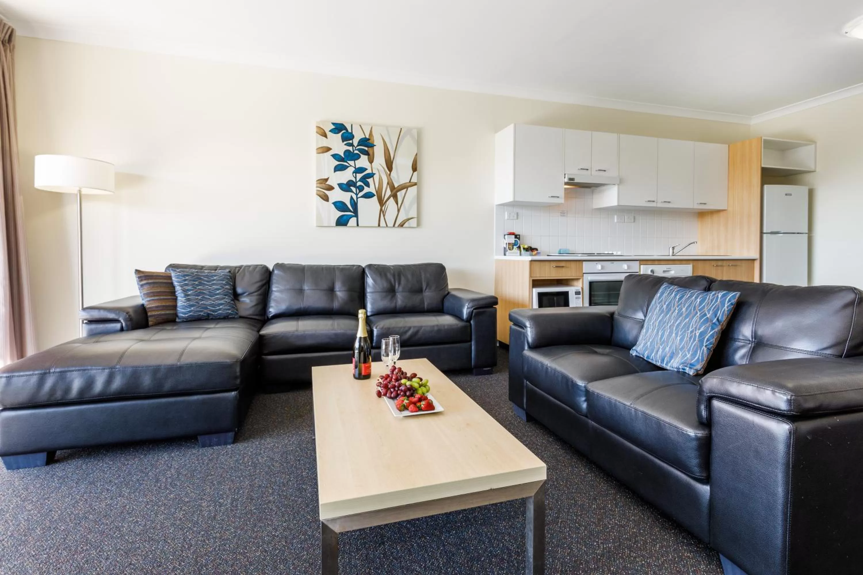 Living room in Perth Ascot Central Apartment Hotel Official