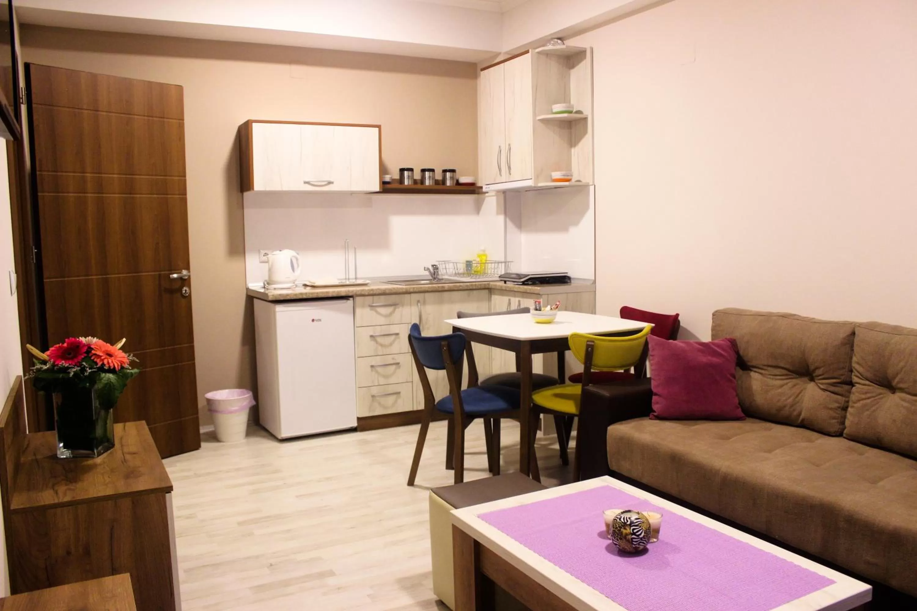 Kitchen/Kitchenette in Boulevard Apartments