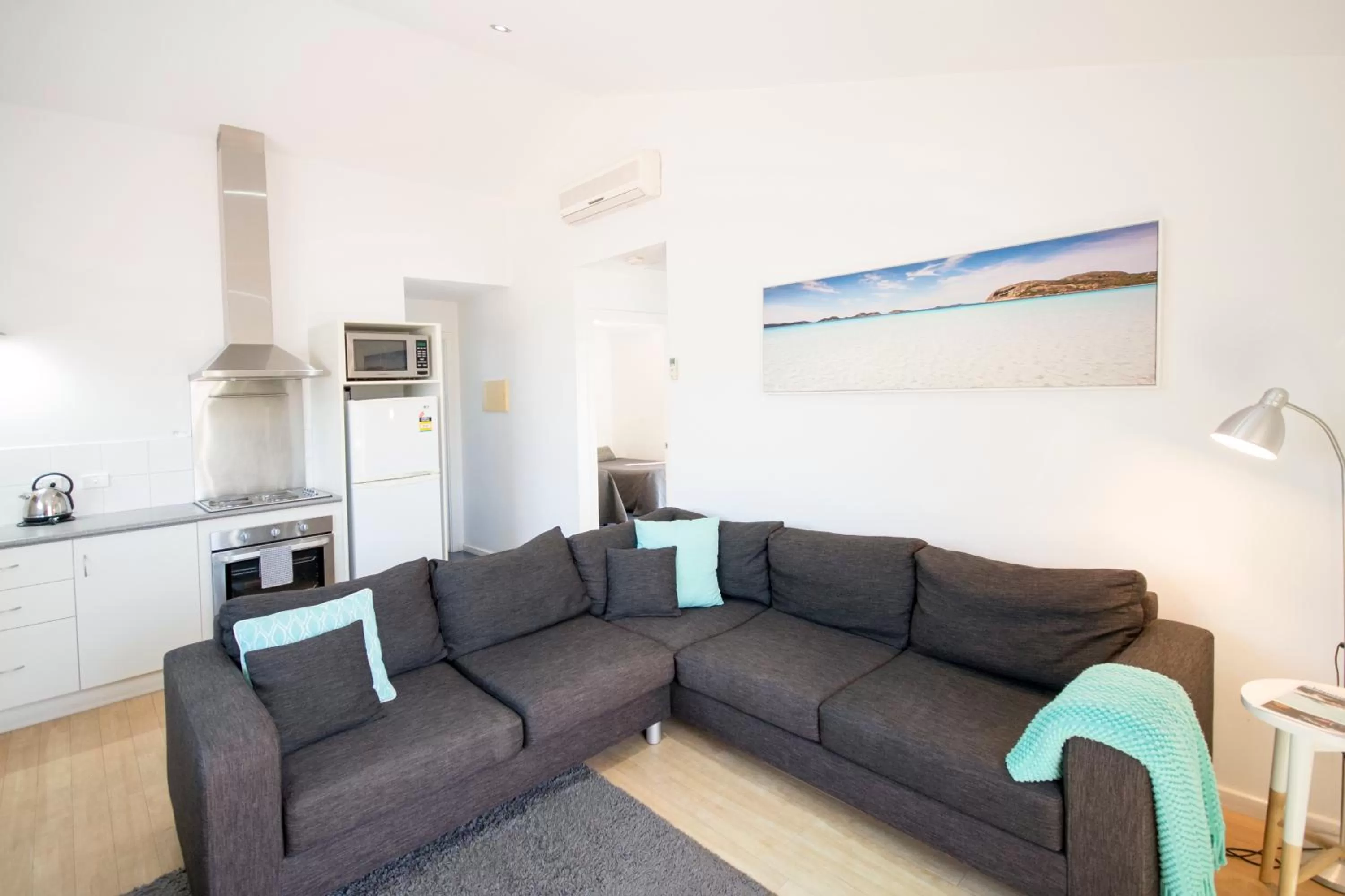 Kitchen or kitchenette, Seating Area in Archipelago Apartments Esperance