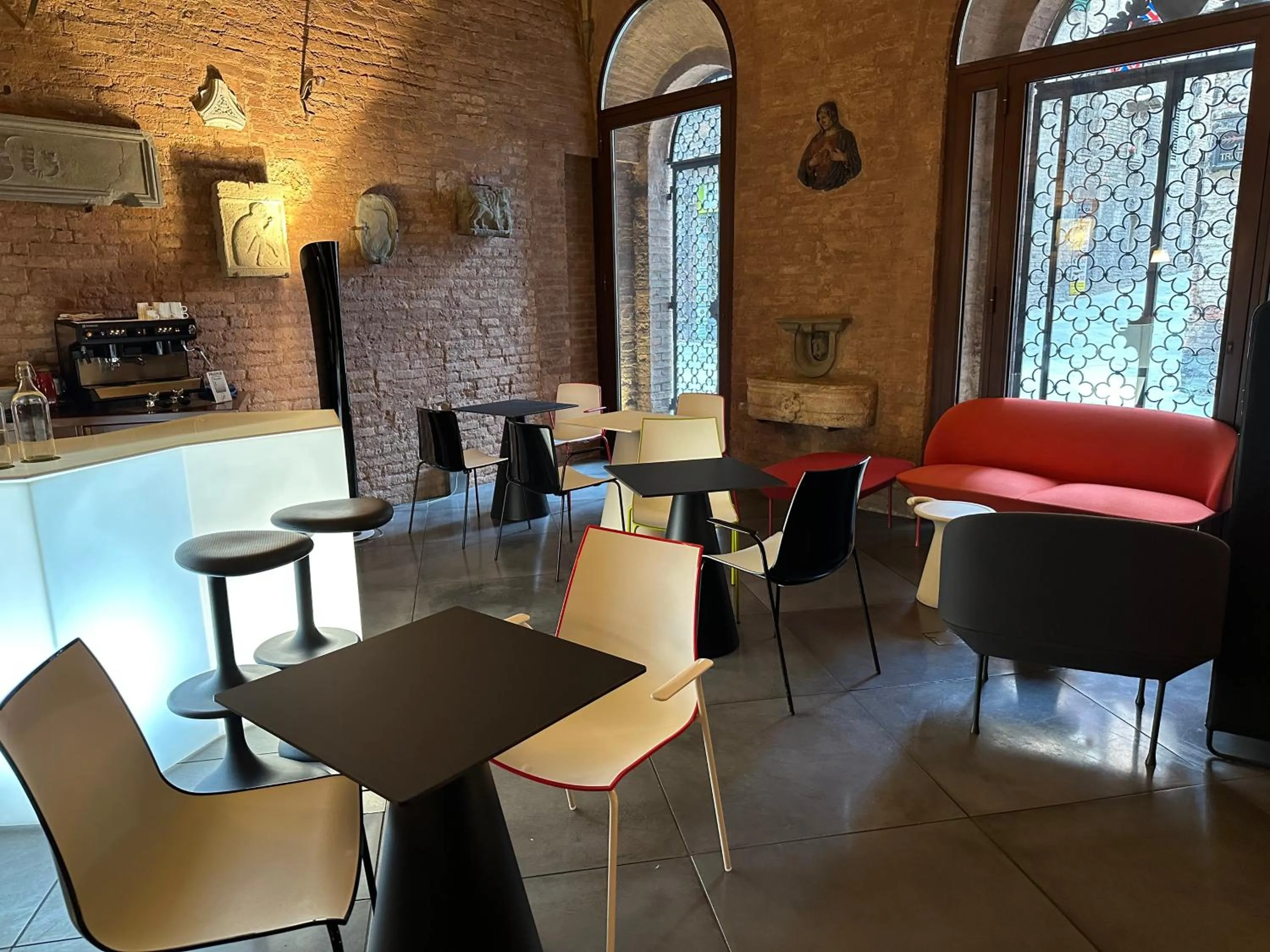 Lobby or reception in Palazzetto Rosso - Art Hotel