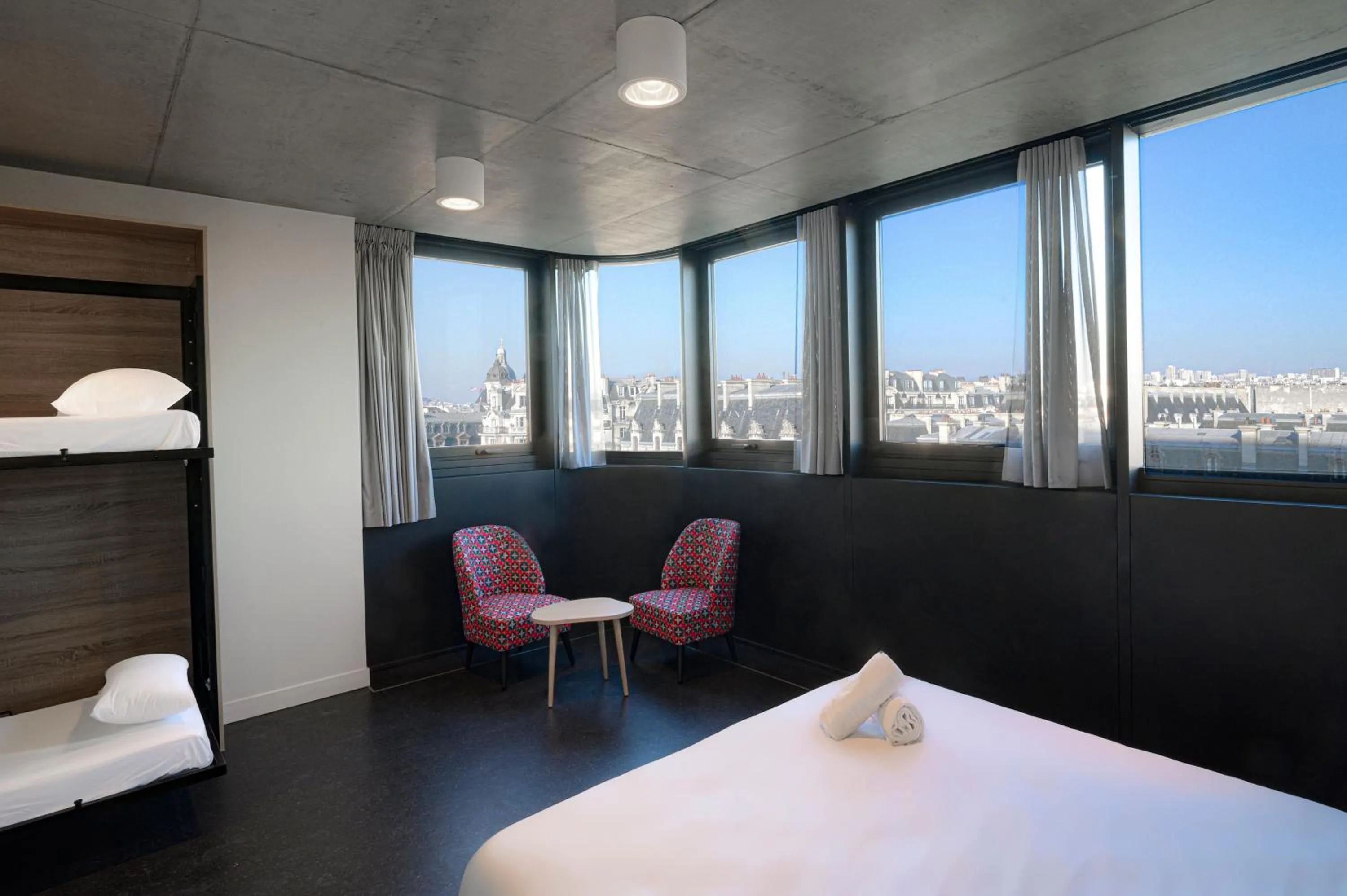 City view, Bed in The People - Paris Marais