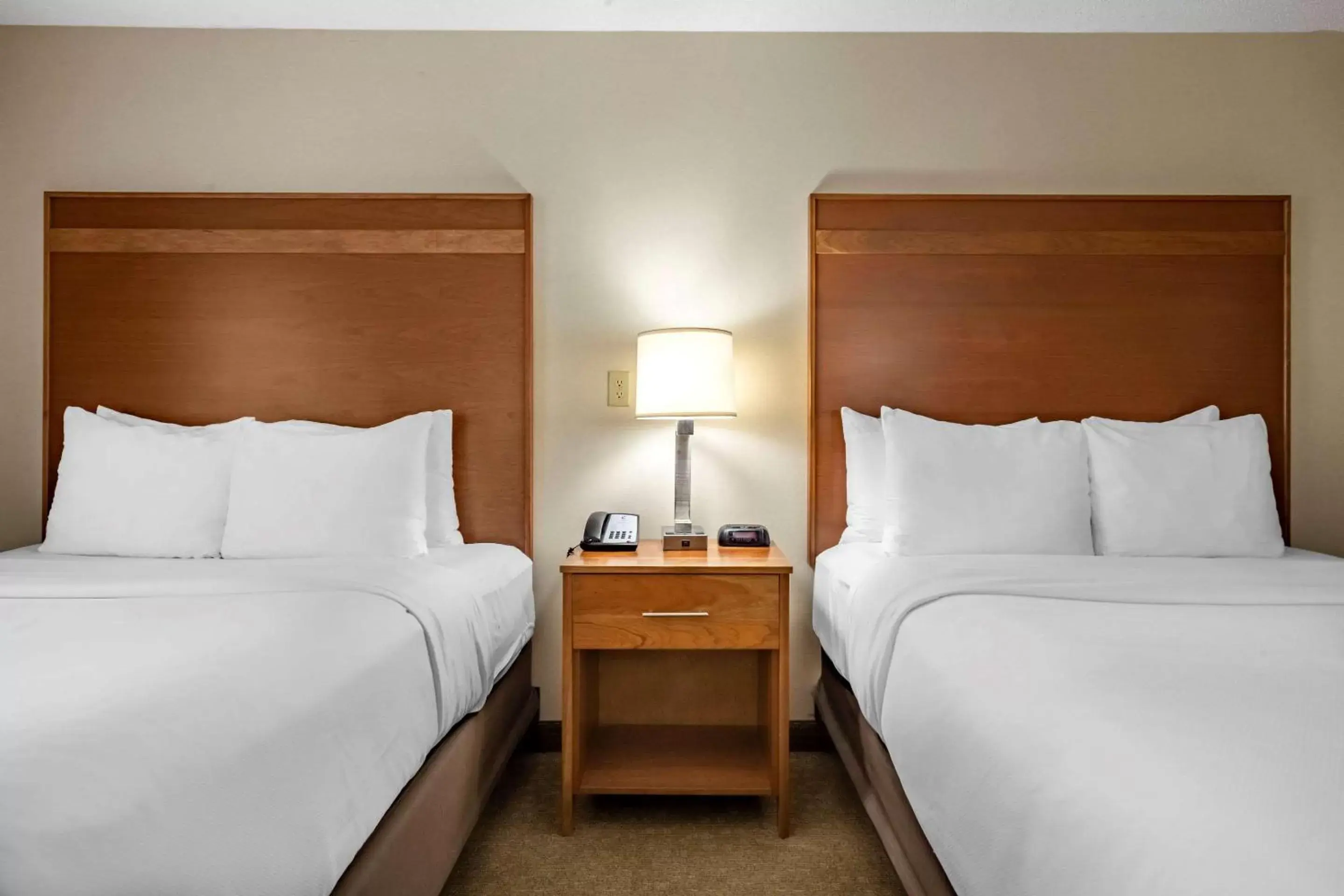 Queen Room with Two Queen Beds with Accessible Tub - Accessible/Non-Smoking in Comfort Inn Millersburg Queen Room with Two Queen Beds with Accessible Tub - Accessible/Non-Smoking in Comfort Inn Millersburg