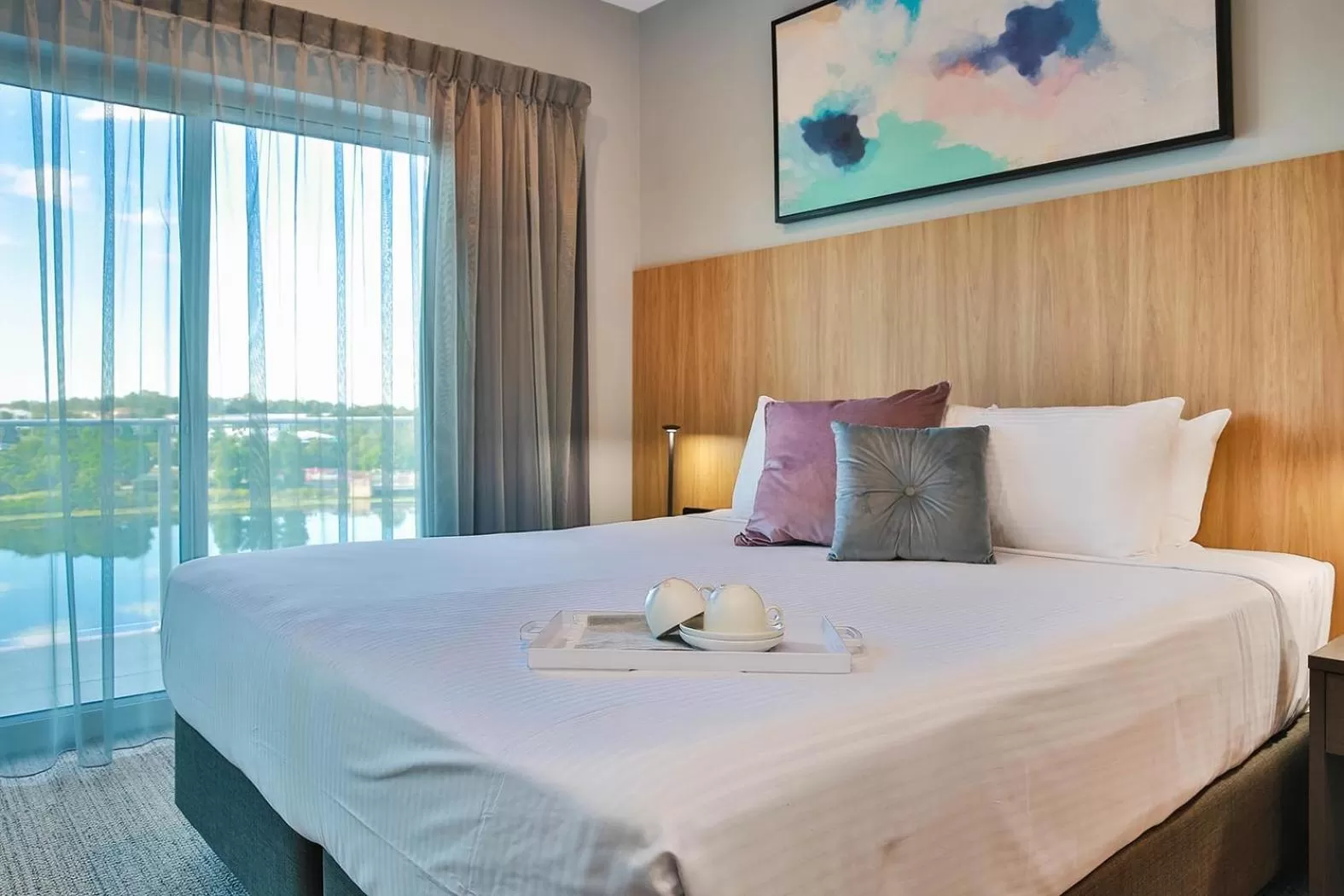 Bed in Best Western Plus North Lakes Hotel