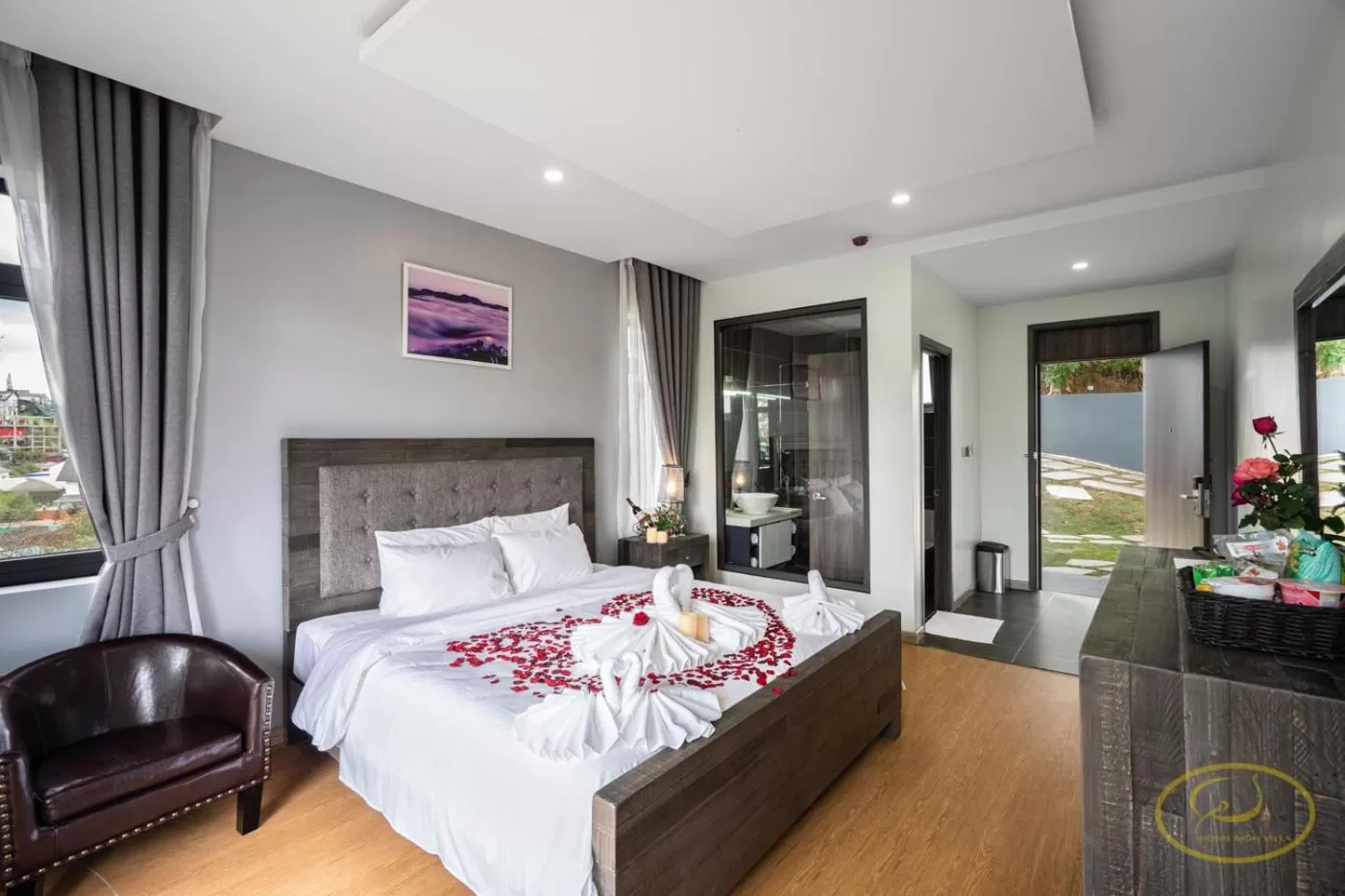 Photo of the whole room, Bed in Hong Mon Villa