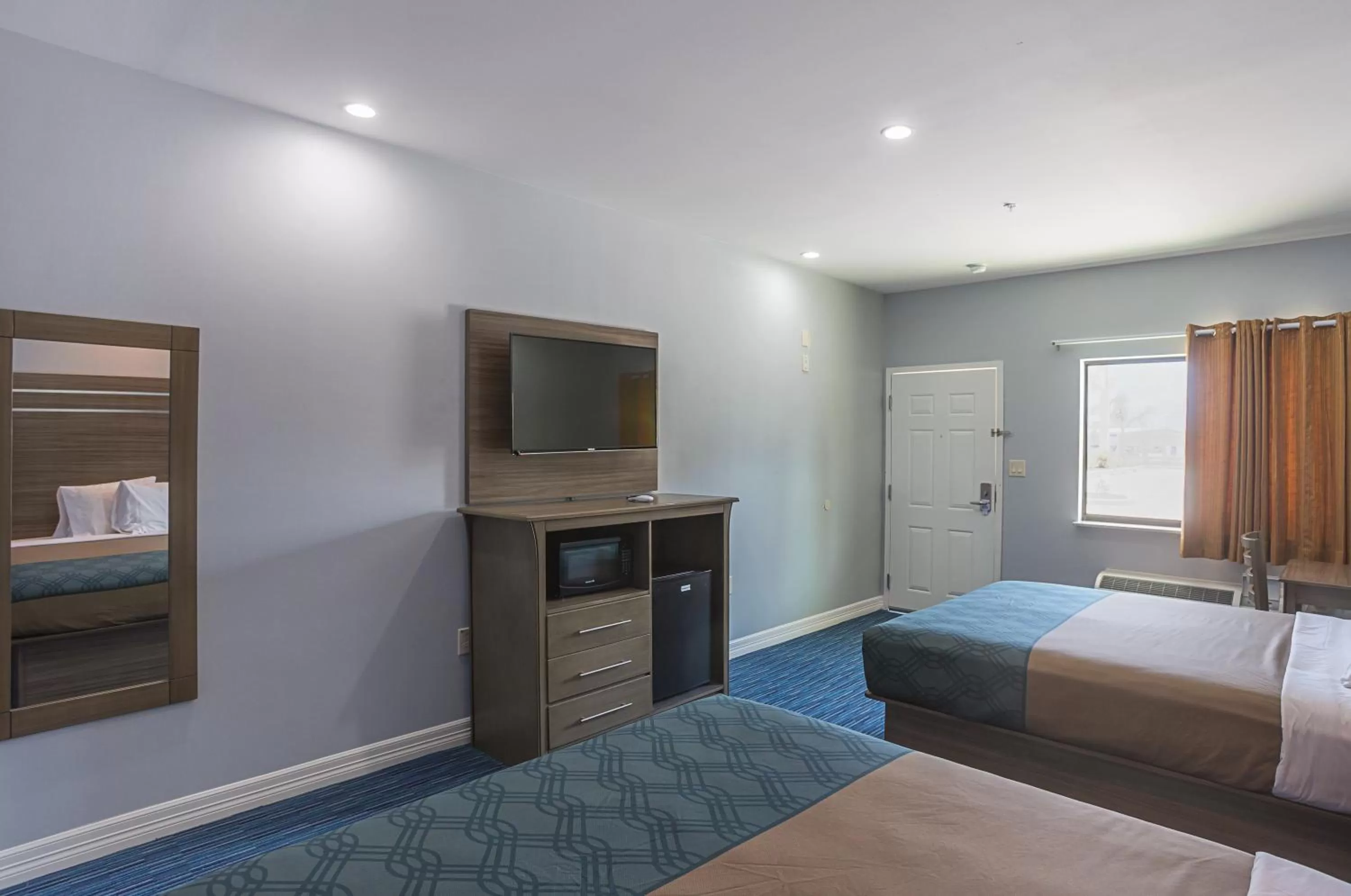 Day, Bed in Home Place Inn Spring I-45 North and 1960