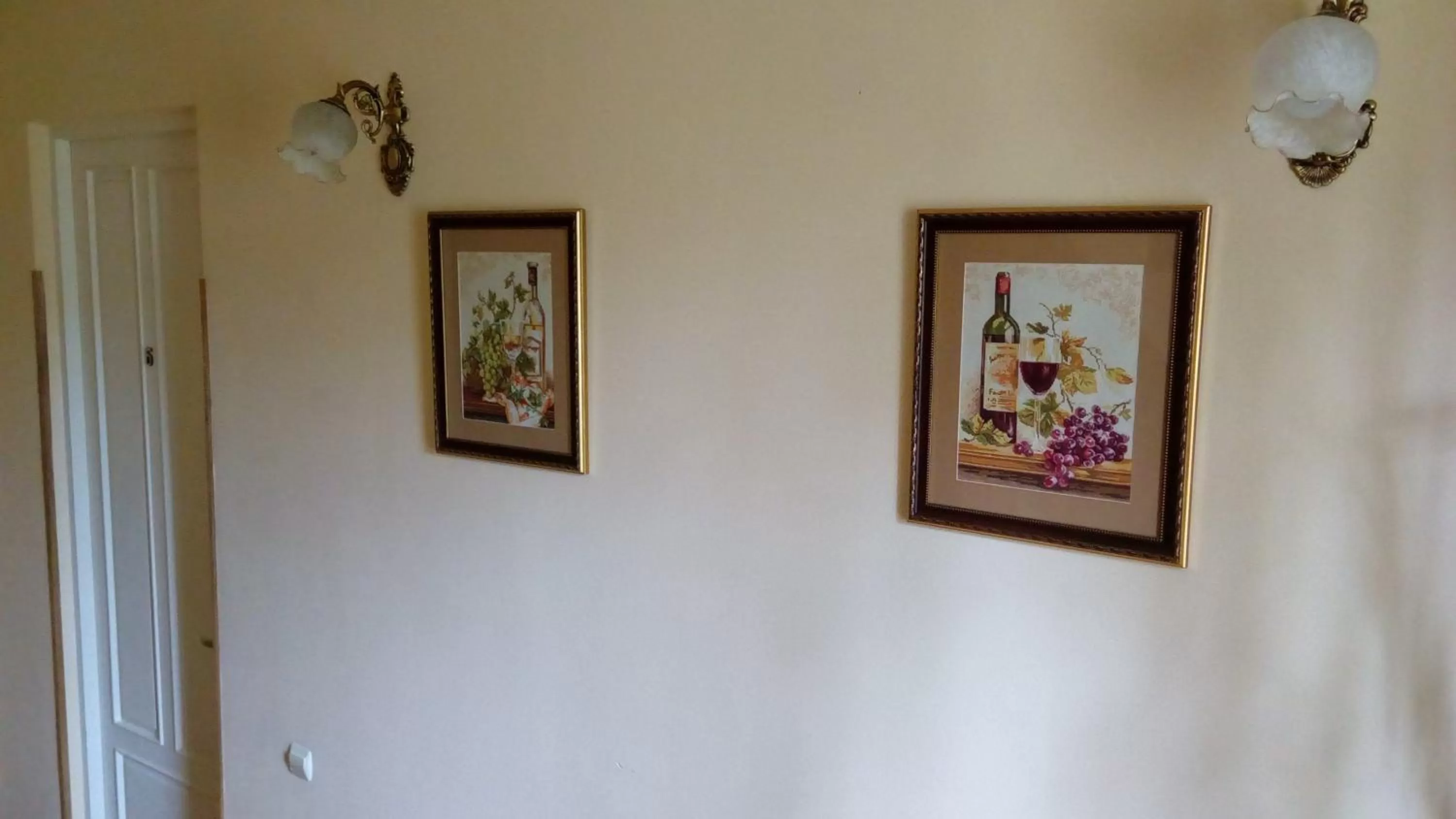 Decorative detail in Hotel Isani