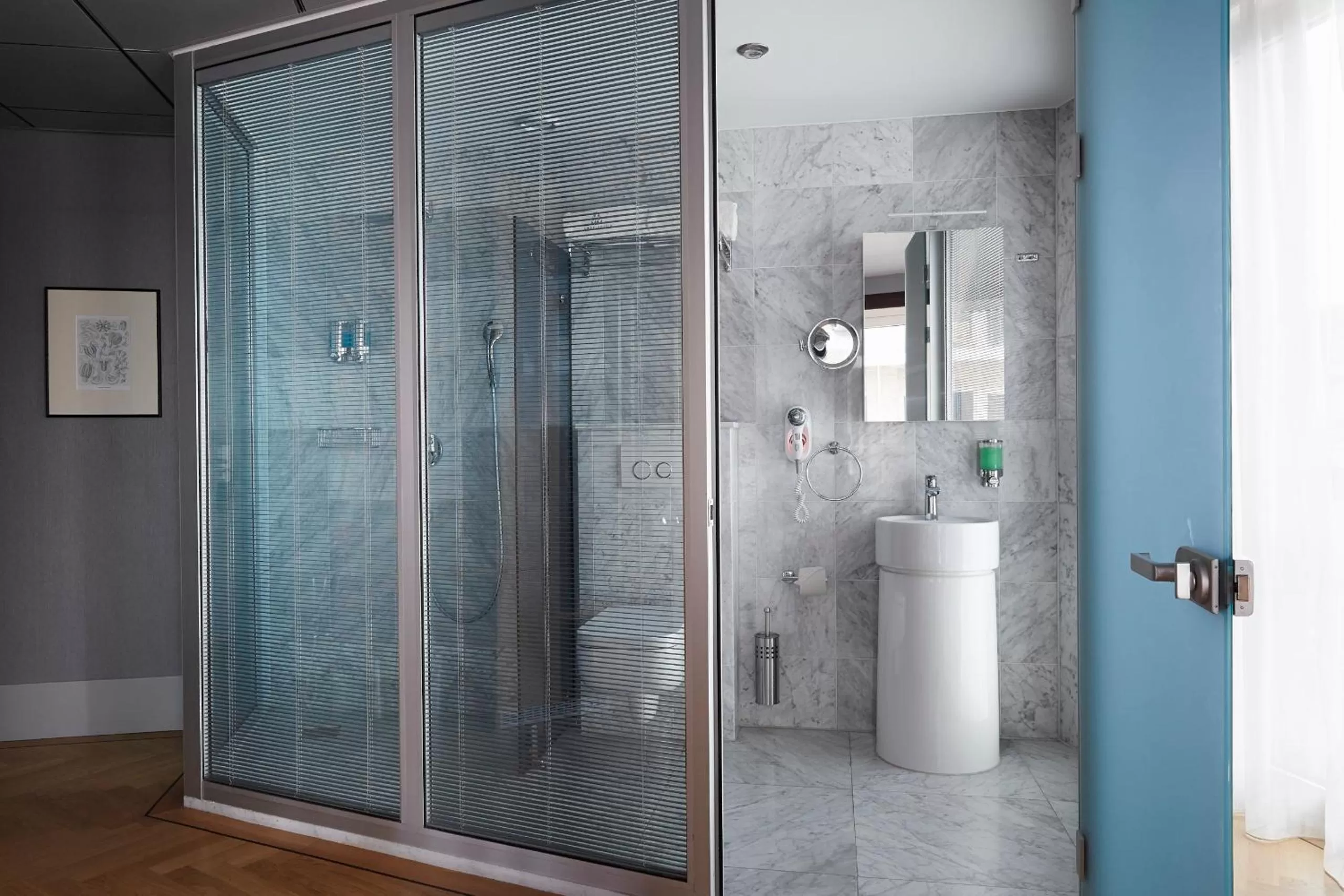 Bathroom in Amadi Park Hotel