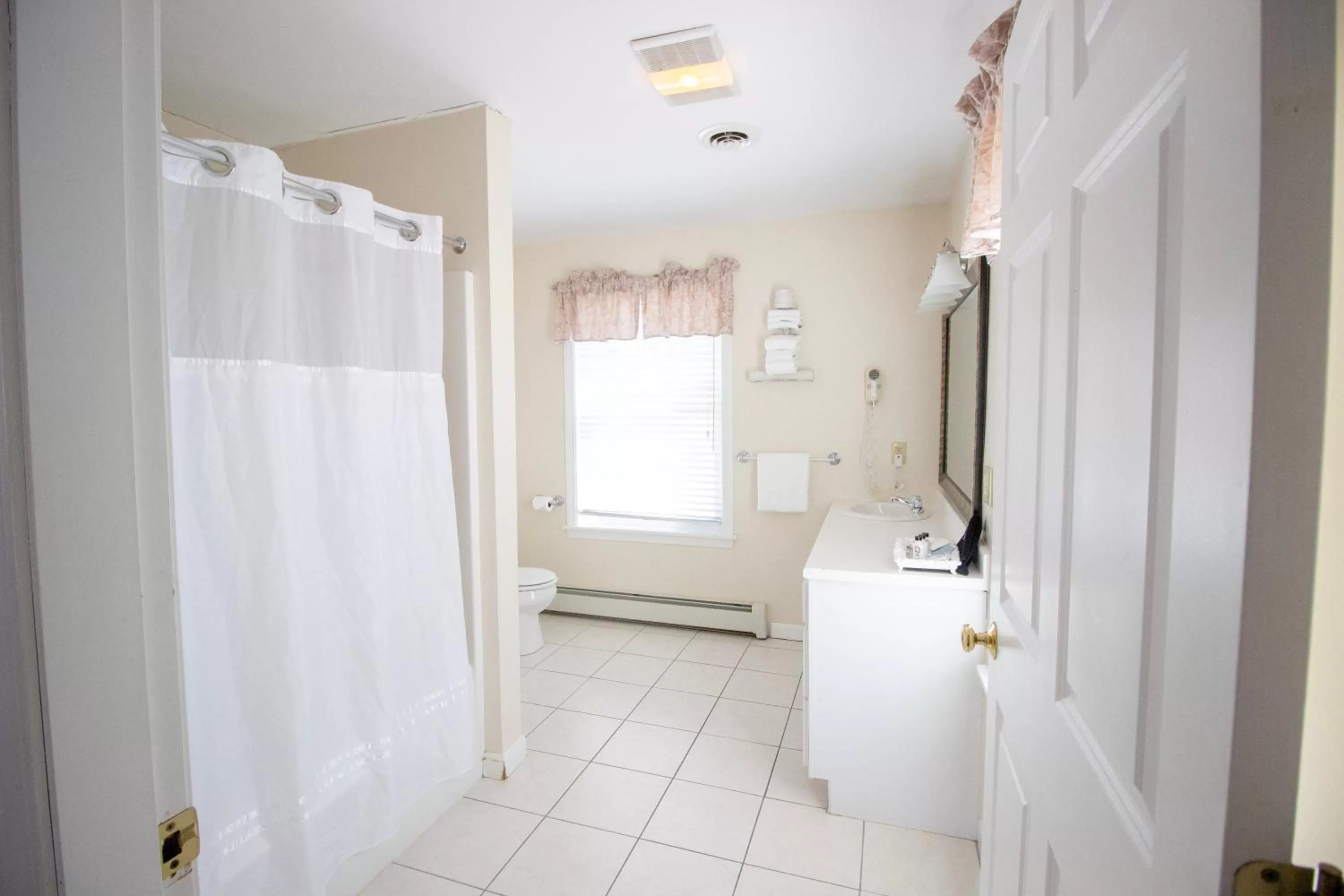 Bathroom in The Lucerne Inn
