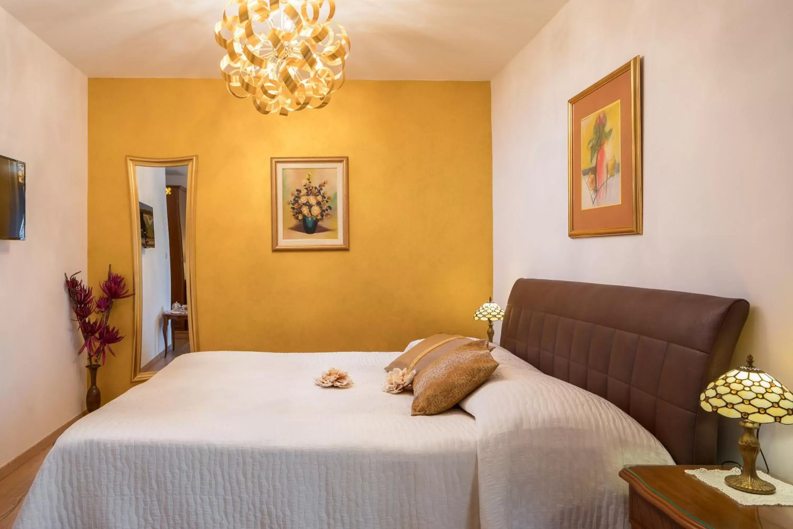 Superior King Room in Romantic Luxury Rooms Superior King Room in Romantic Luxury Rooms