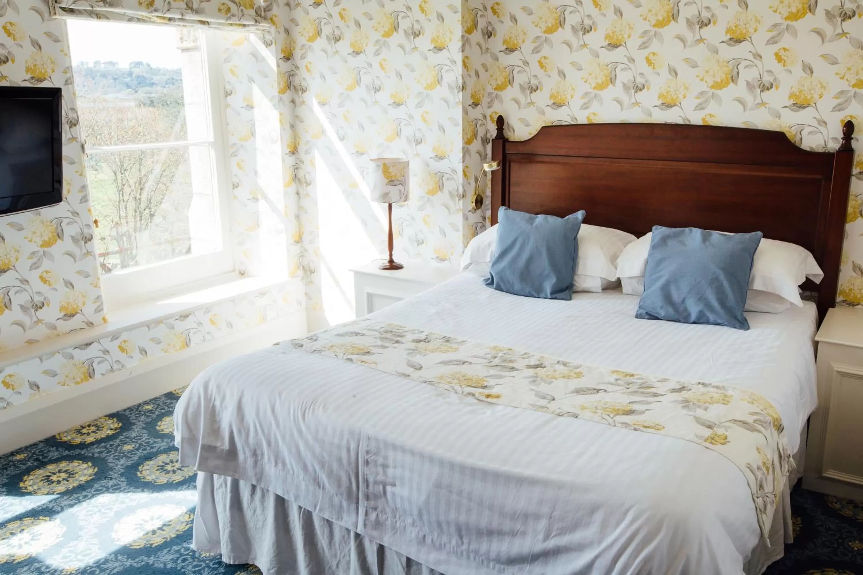 Bedroom, Bed in Duke Of Cornwall Hotel