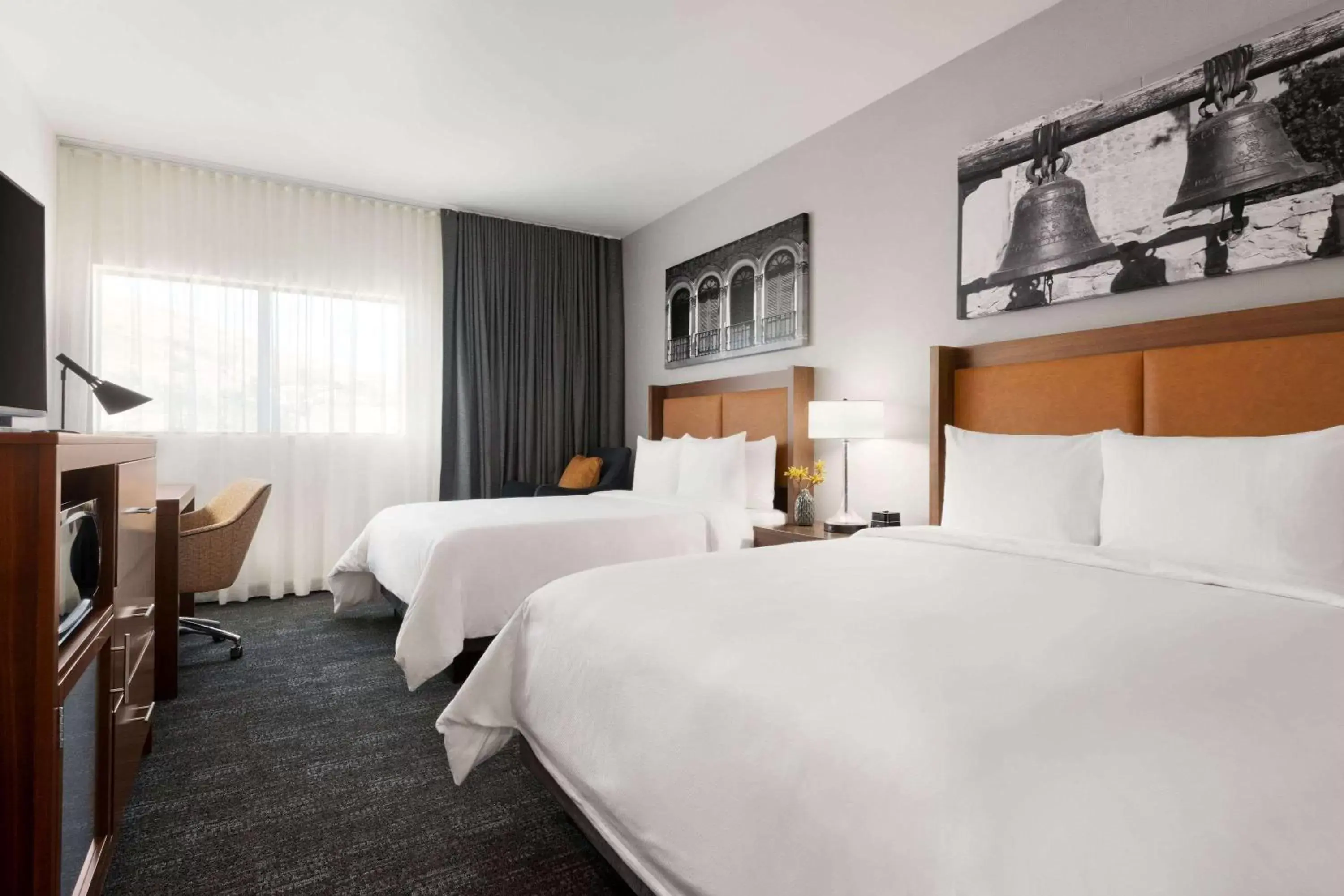 Queen Room with Two Queen Beds - Non-Smoking in La Quinta by Wyndham San Luis Obispo Queen Room with Two Queen Beds - Non-Smoking in La Quinta by Wyndham San Luis Obispo