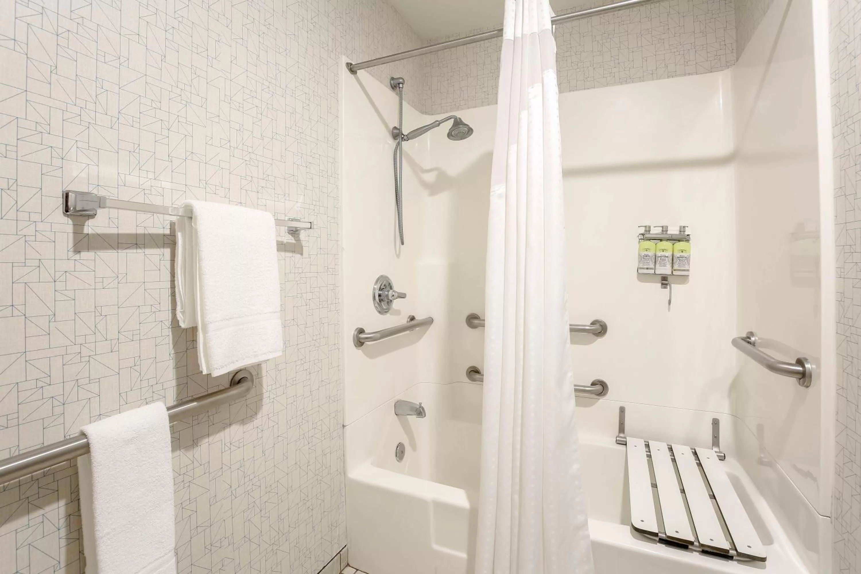 Two-Bedroom Suite - Mobility Accessible Tub in Holiday Inn Express Lancaster, an IHG Hotel