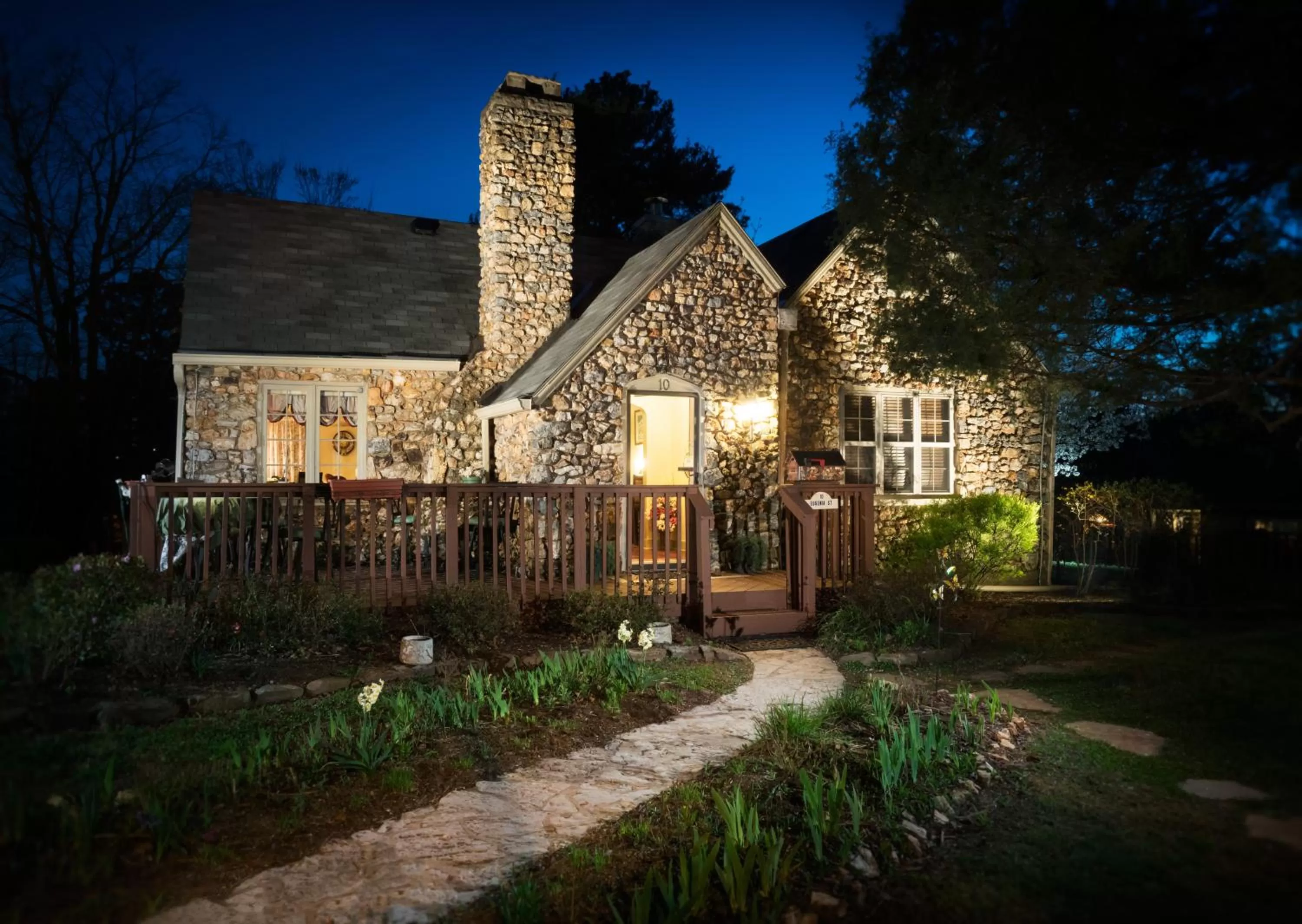 Property building in Rock Cottage Gardens B&B