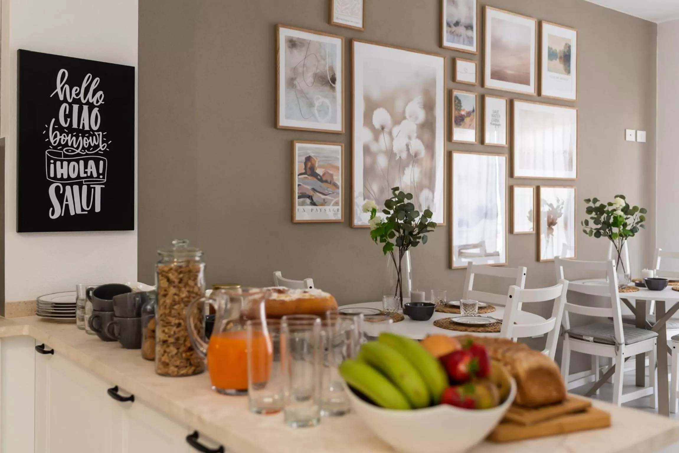 Communal lounge/ TV room in Tortora bed and breakfast