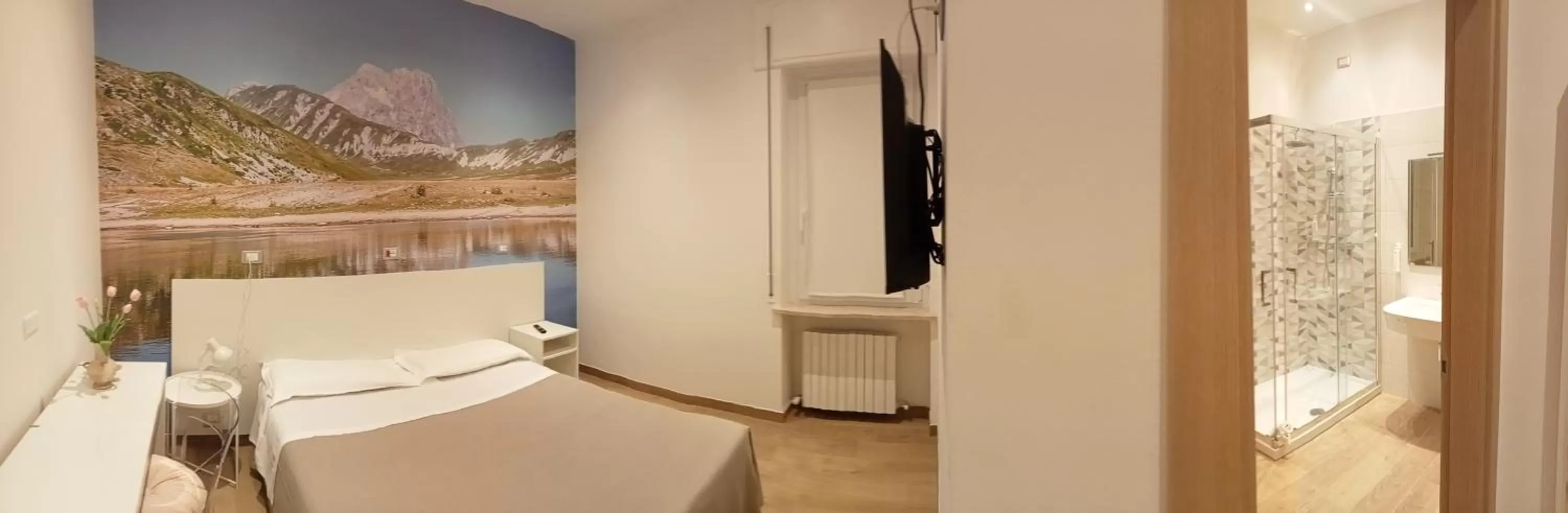 Shower in Hotel Porta Rivera