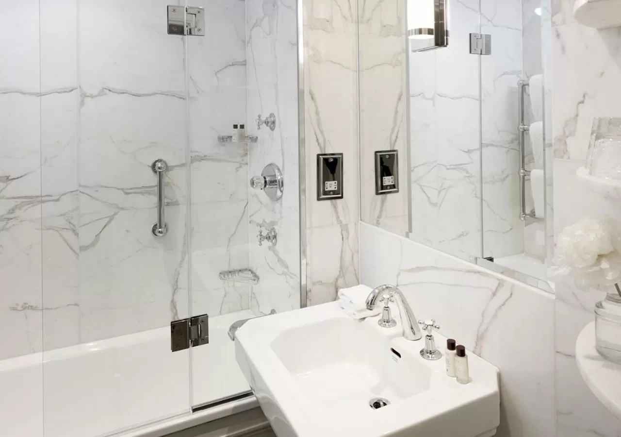 Bathroom in The Athenaeum Hotel & Residences