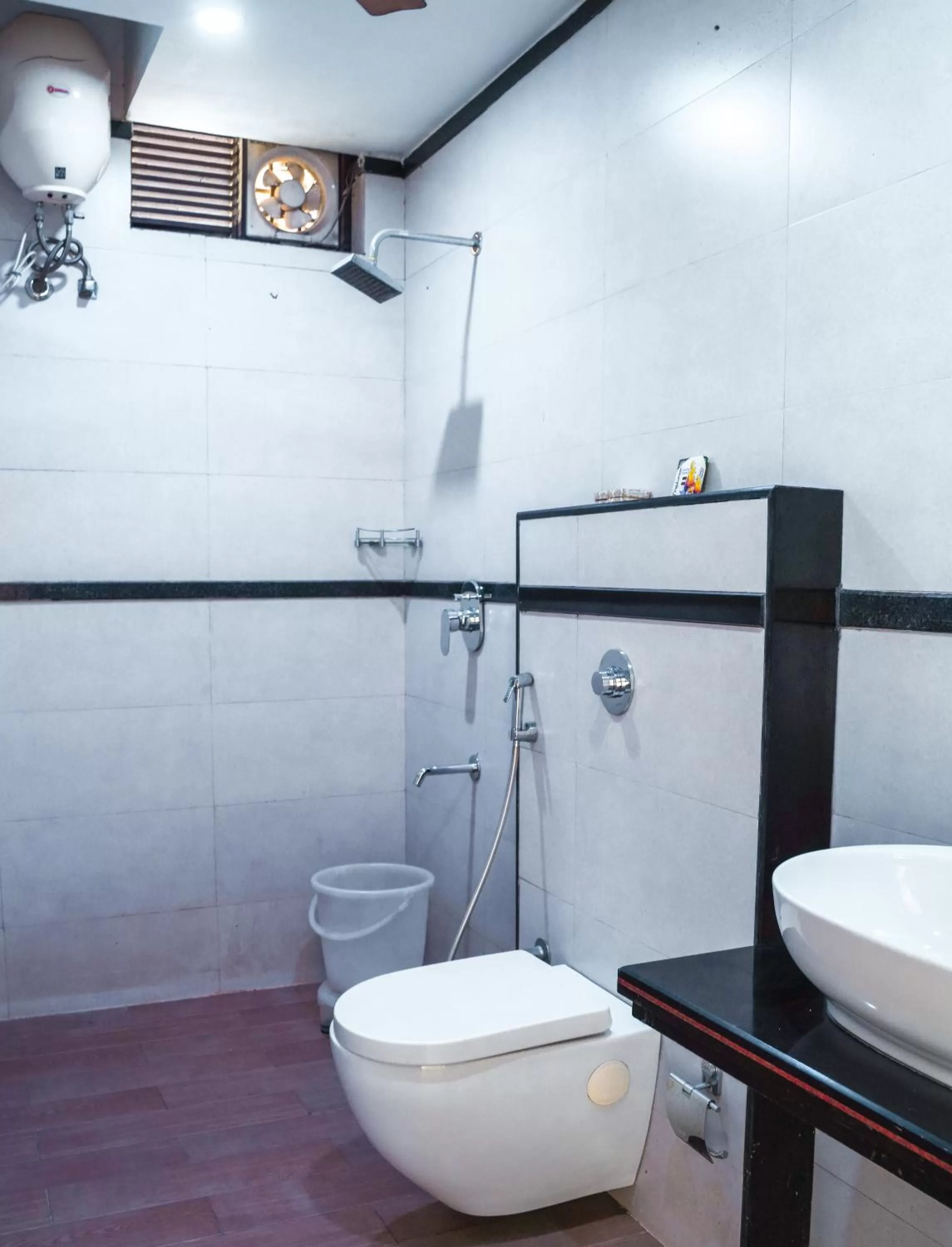 Deluxe Double or Twin Room with Lake View - single occupancy in Hide-In Udaipur - A Lake View Boutique Hotel