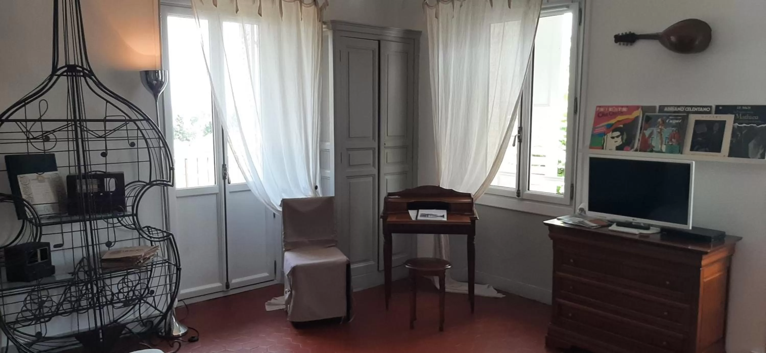 Balcony/Terrace in Bed and Breakfast La Grande Lauzade