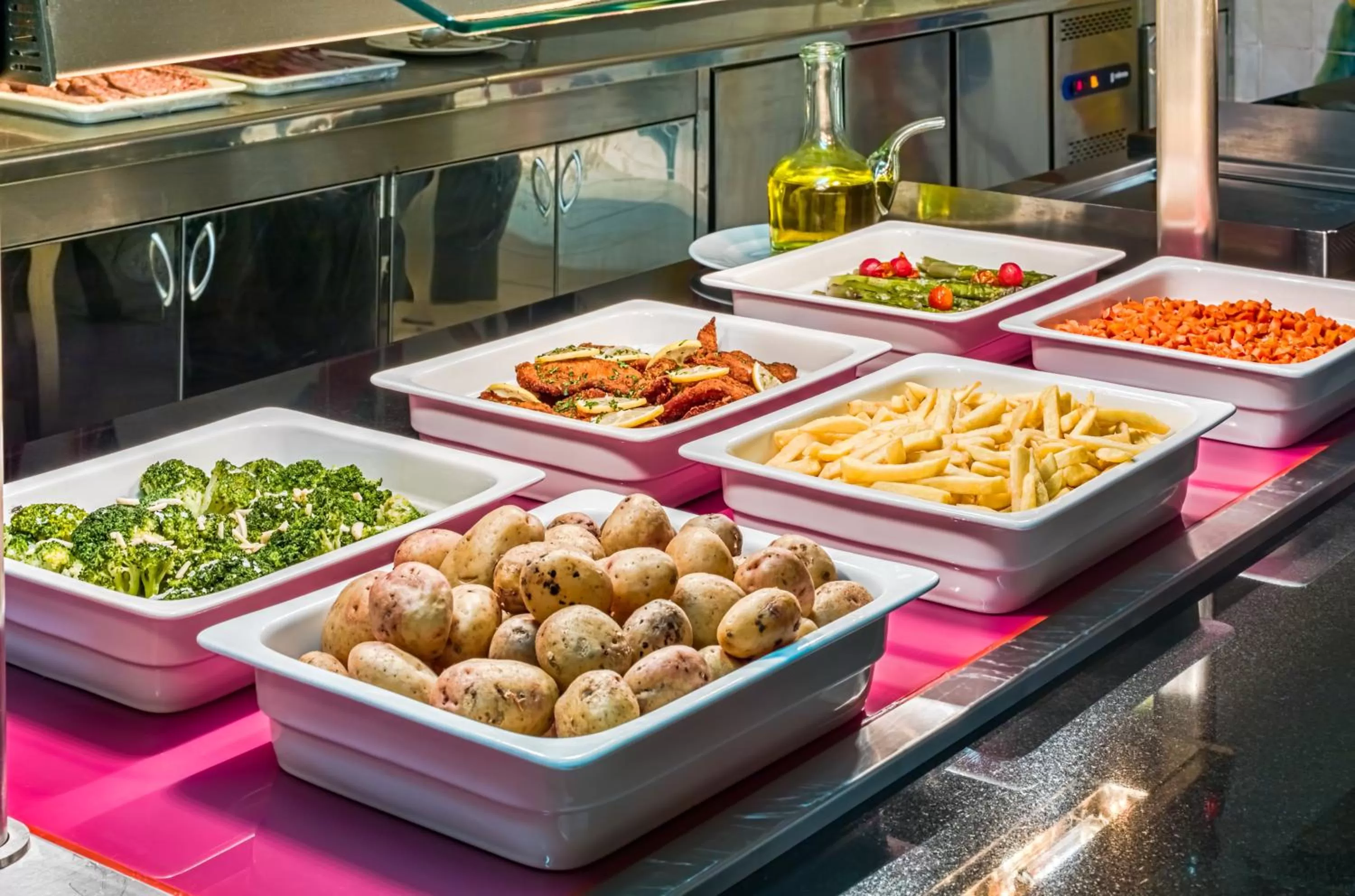 Food and drinks in H10 Ocean Suites