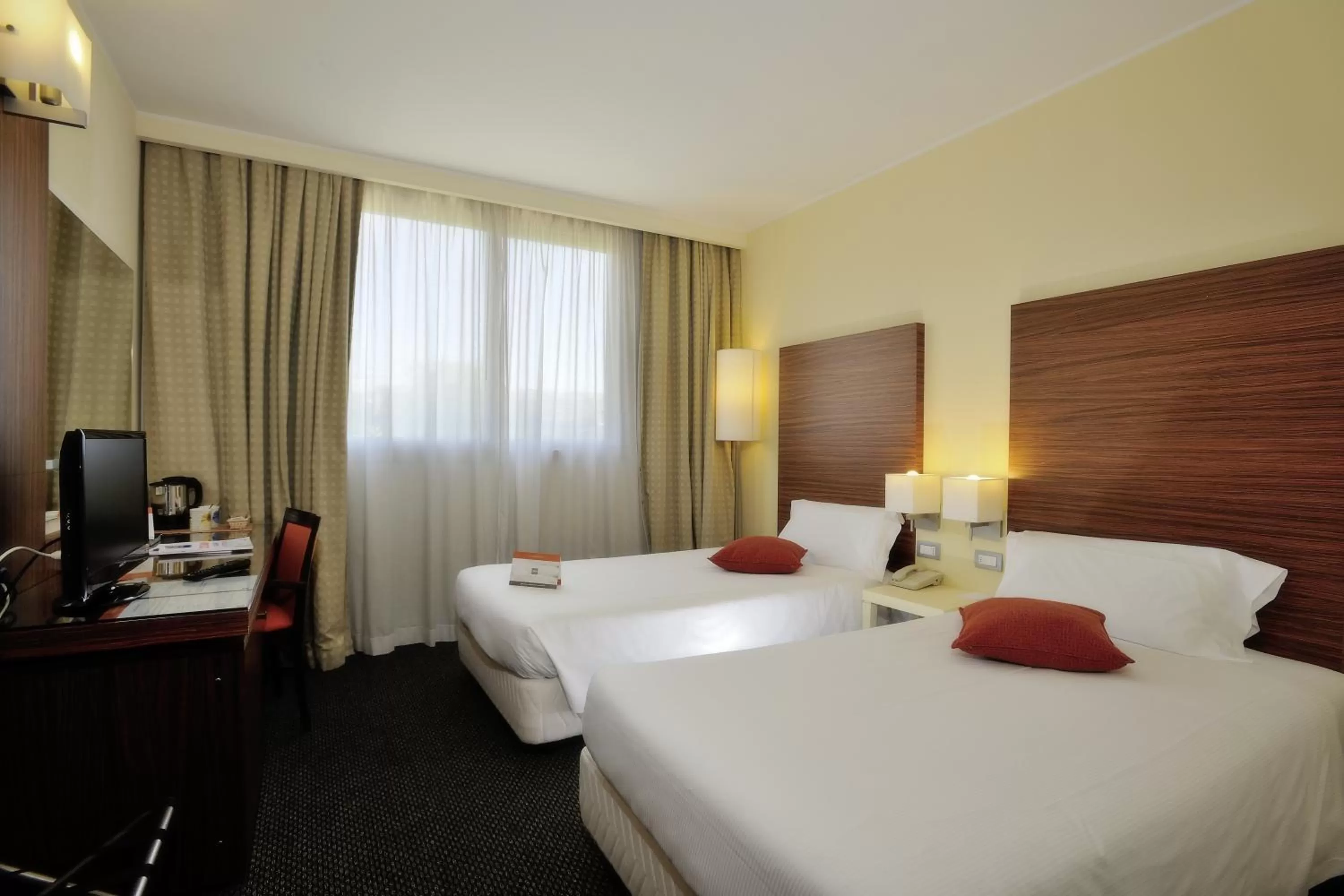 Bedroom, Bed in La Meridiana Bleisure Hotel