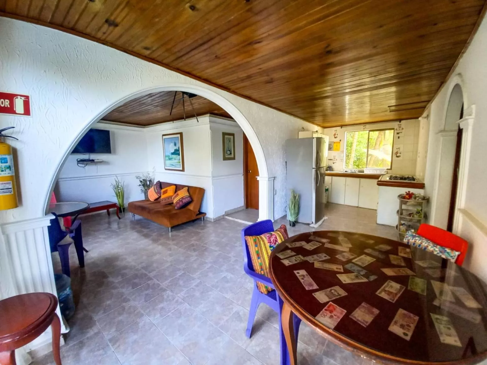 Communal kitchen, Dining Area in The Rock House Eco