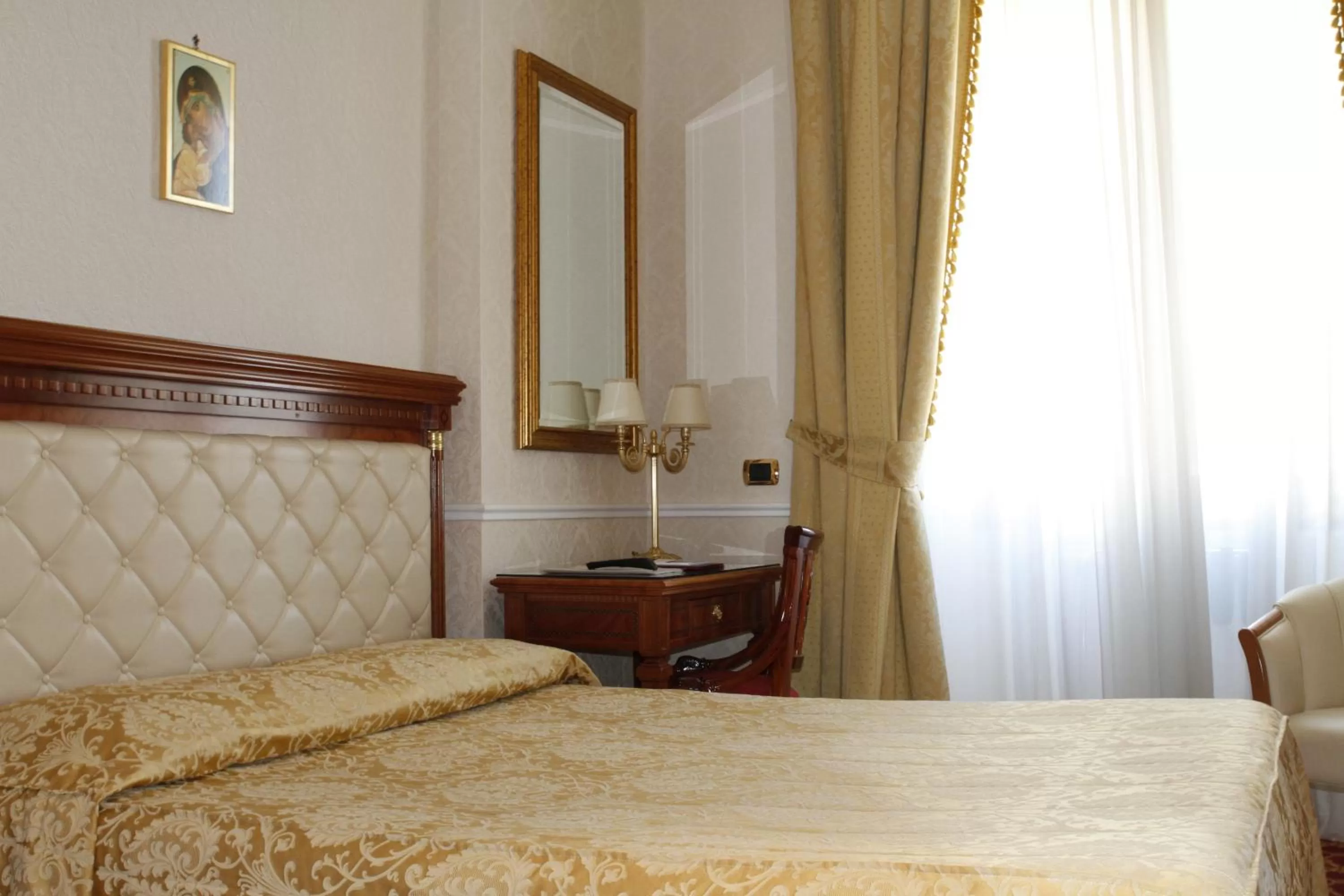 Bed in Hotel Villa Pinciana