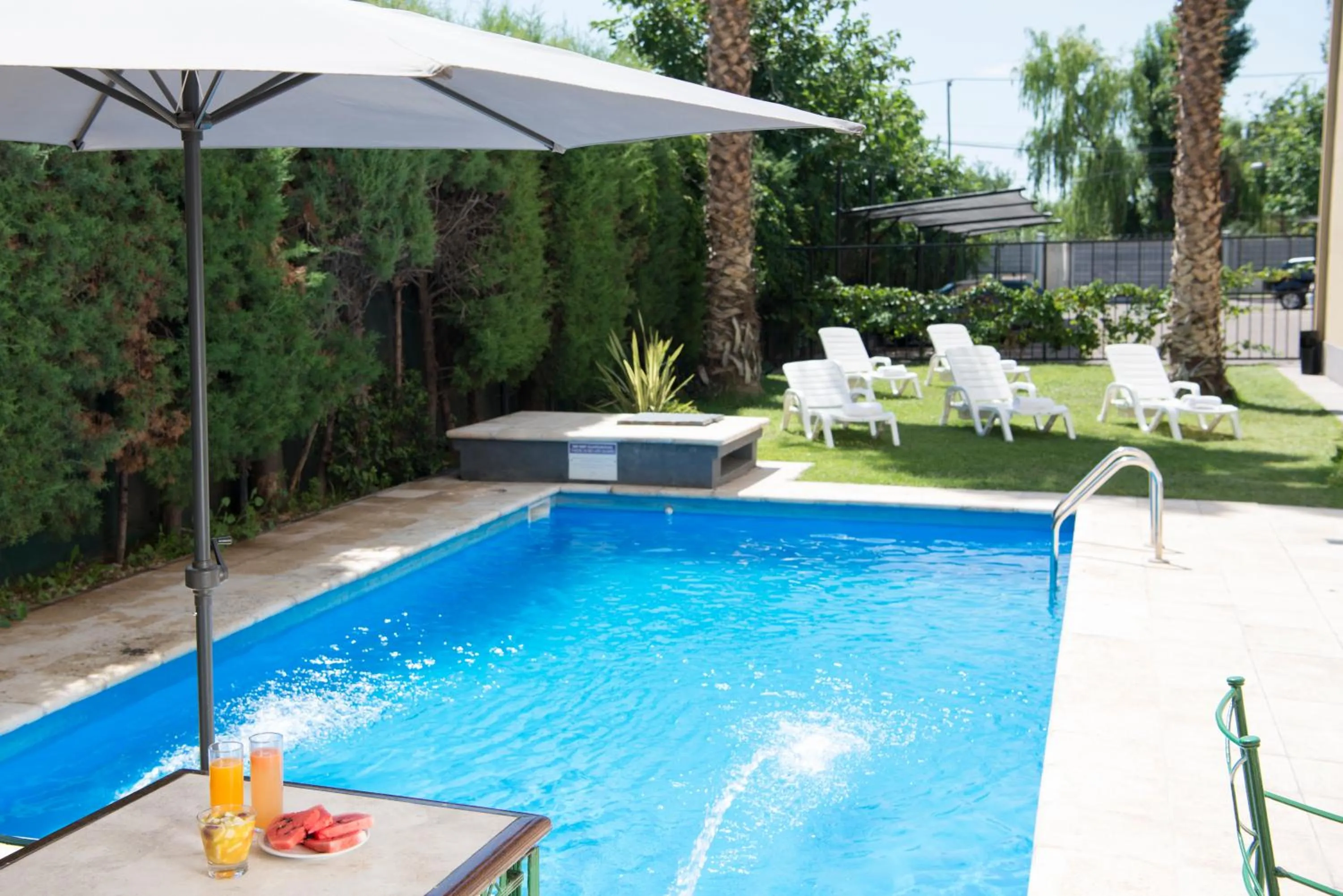 Pool view in Hathor Hotels Mendoza